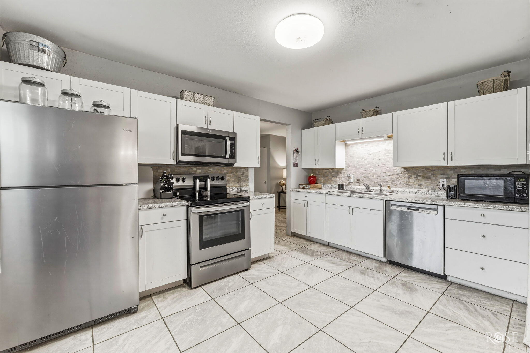 113 E 33rd Street Property Photo 9