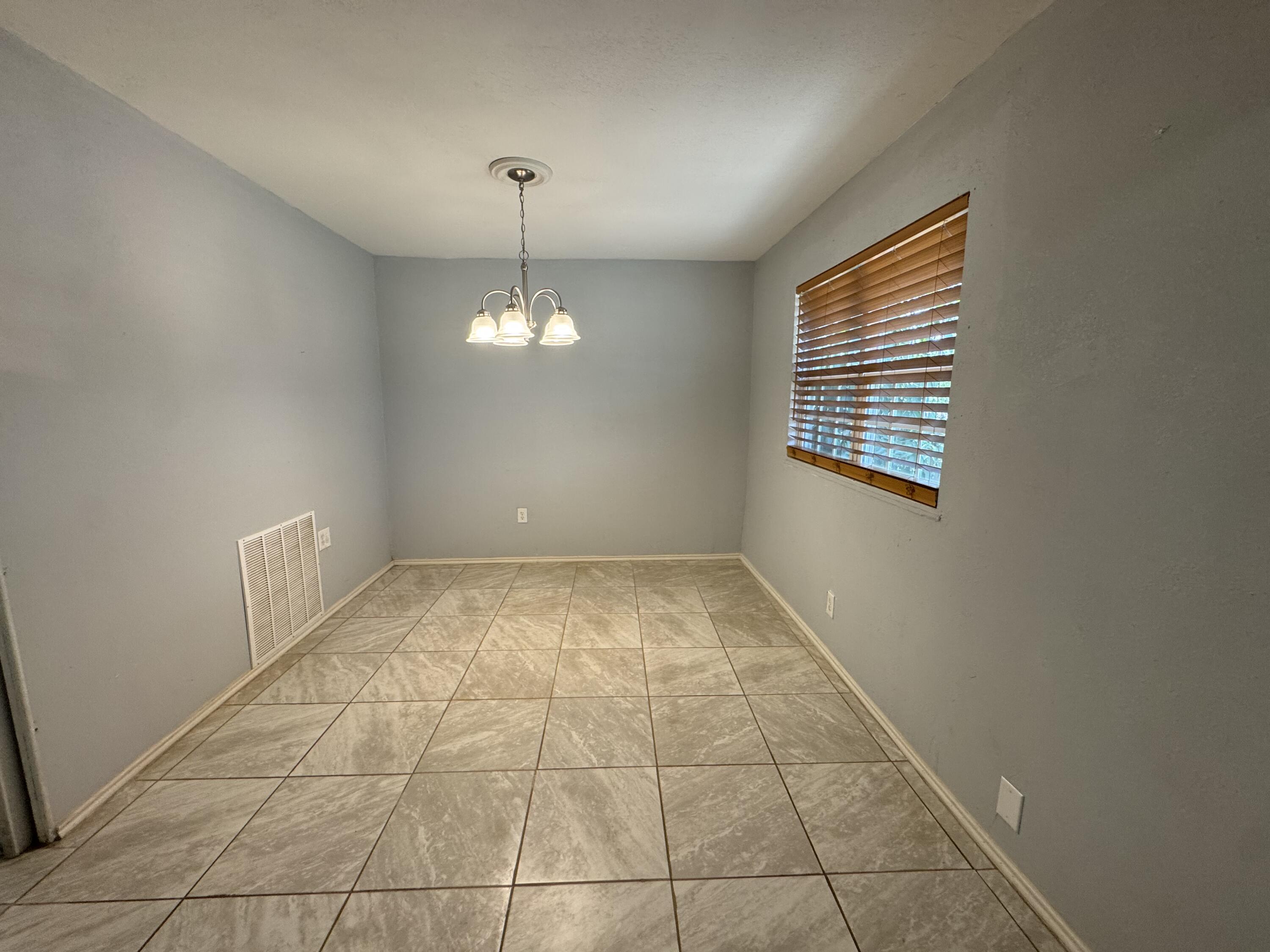 113 E 33rd Street Property Photo 27