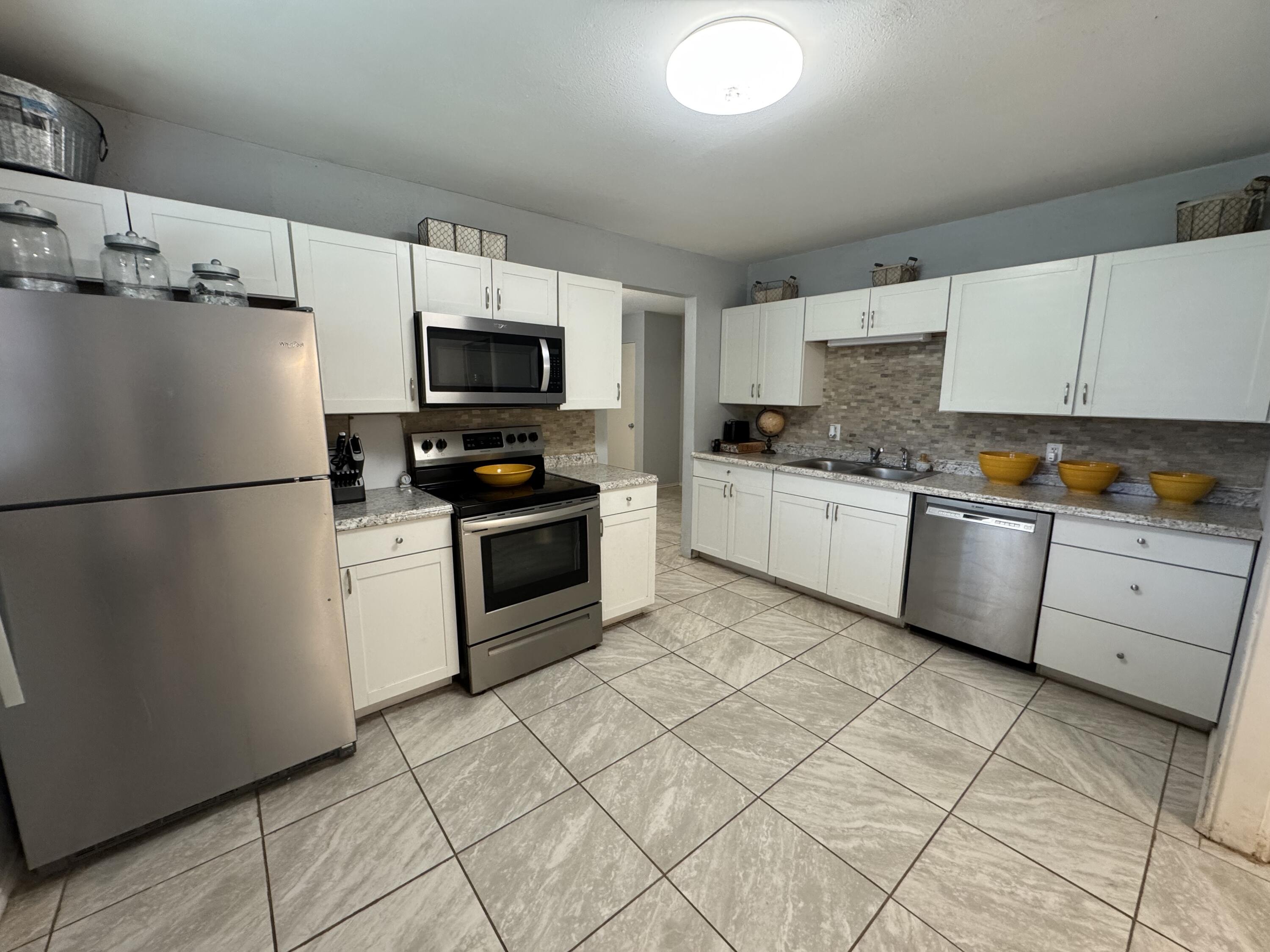 113 E 33rd Street Property Photo 28