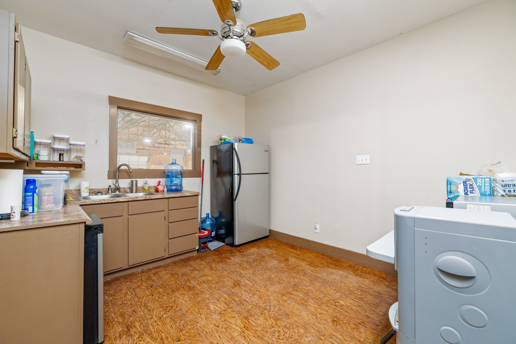 8470 Loop 570 Property Photo 7