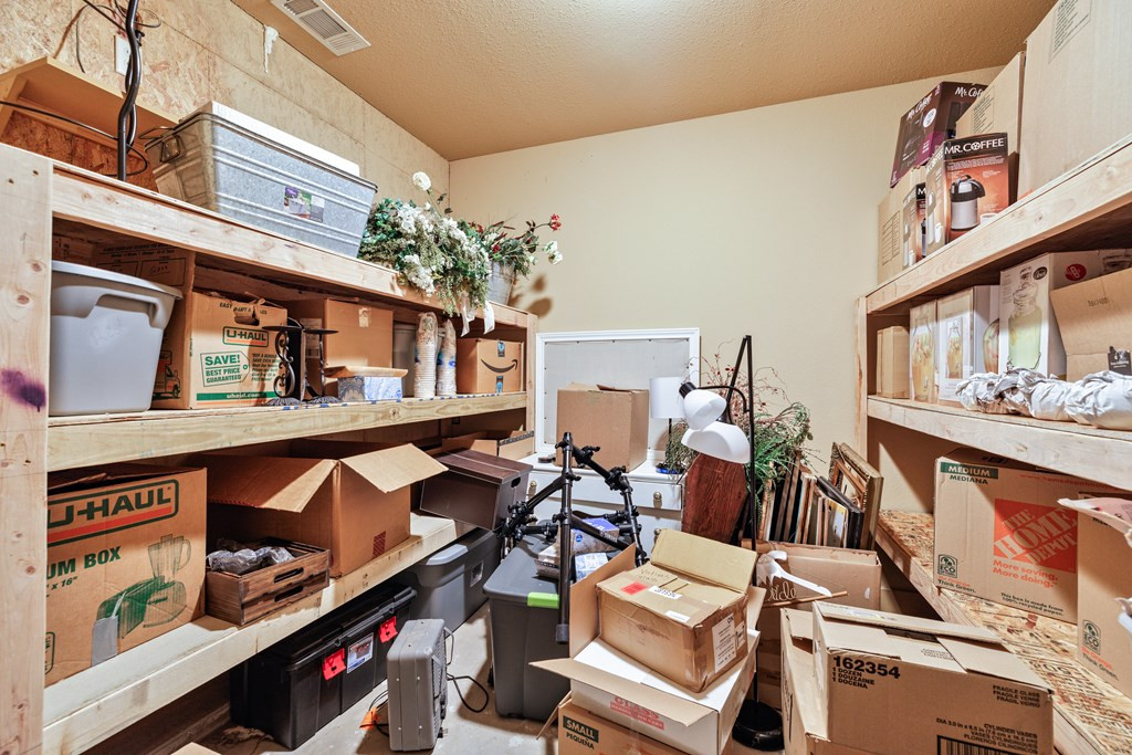 8470 Loop 570 Property Photo 10