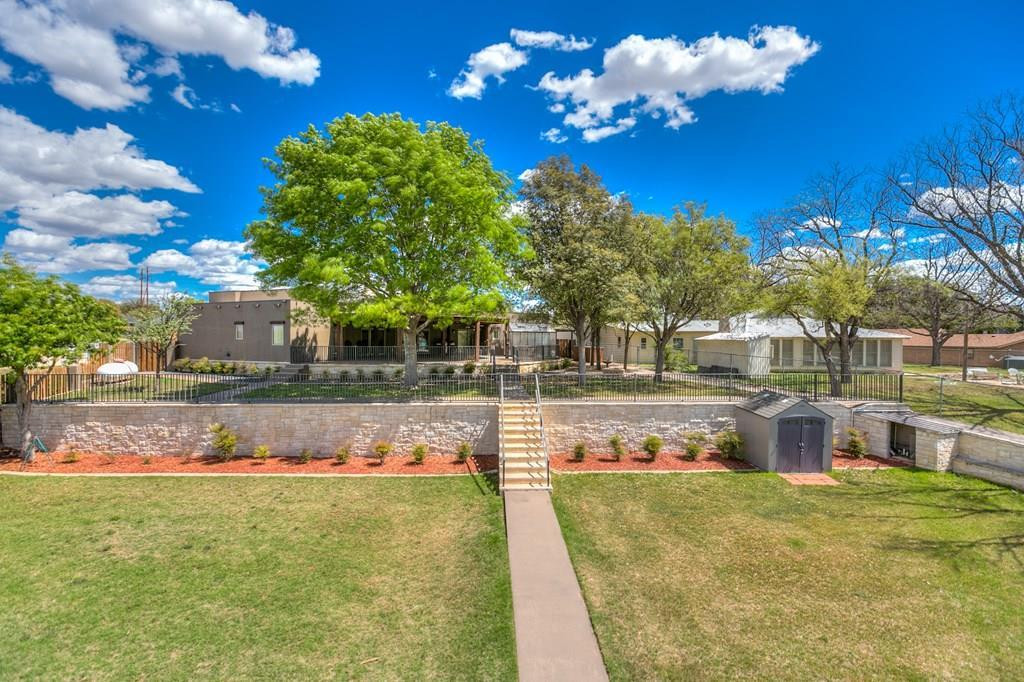 2061 Beaty Road Property Photo 3