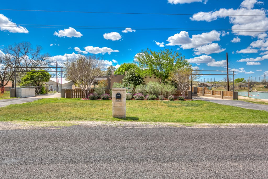 2061 Beaty Road Property Photo 28