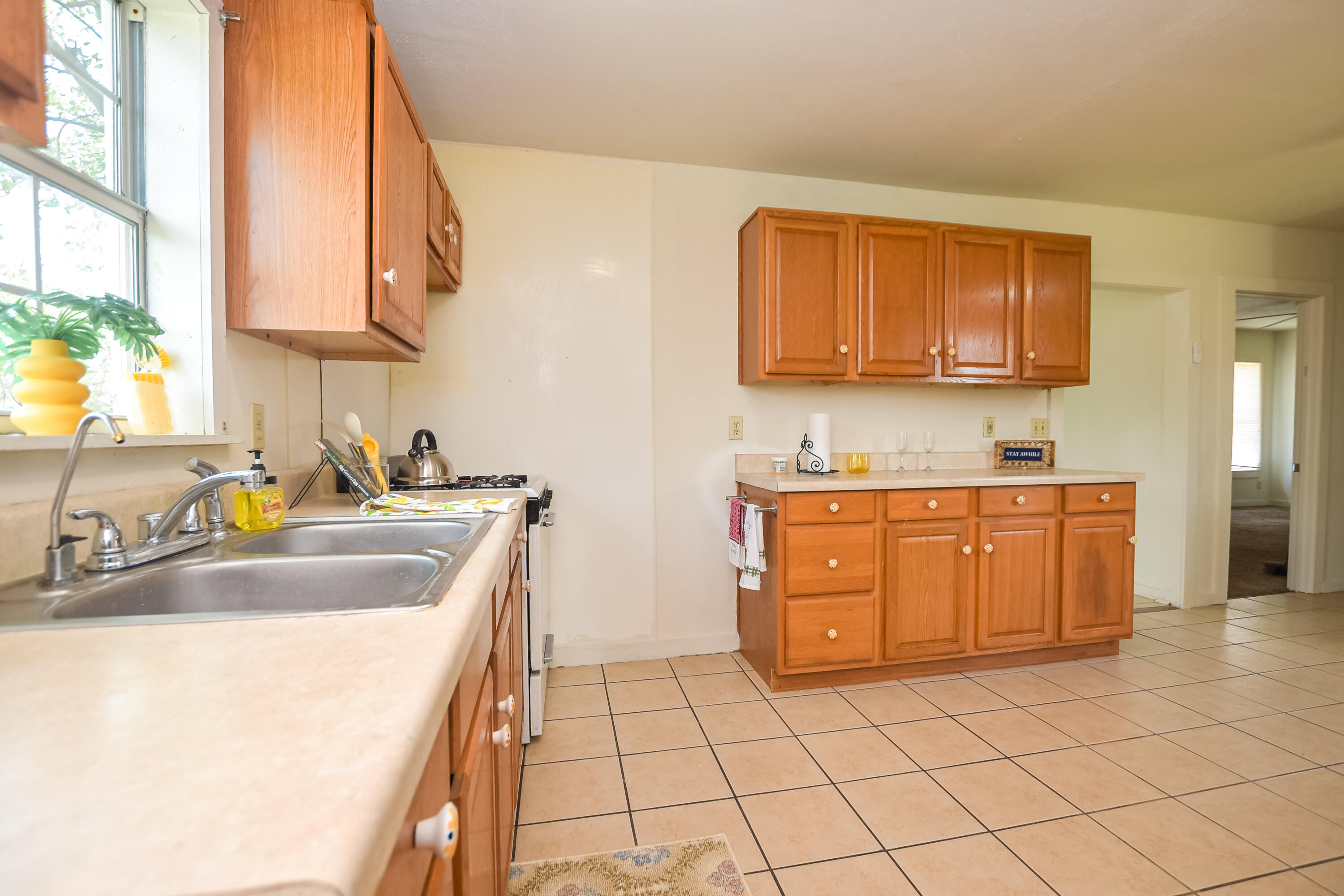 811 Akin Street Property Photo 5