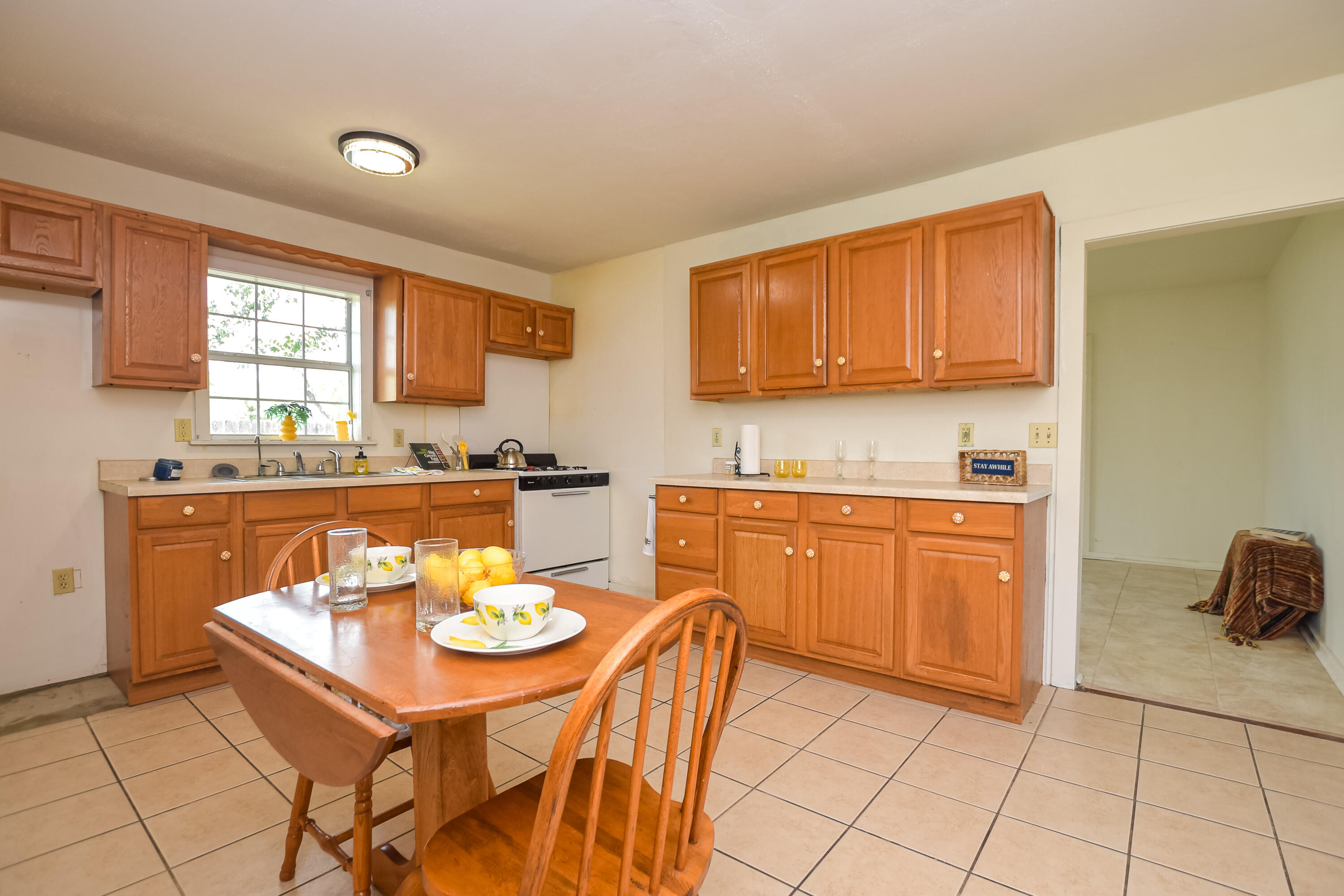811 Akin Street Property Photo 6