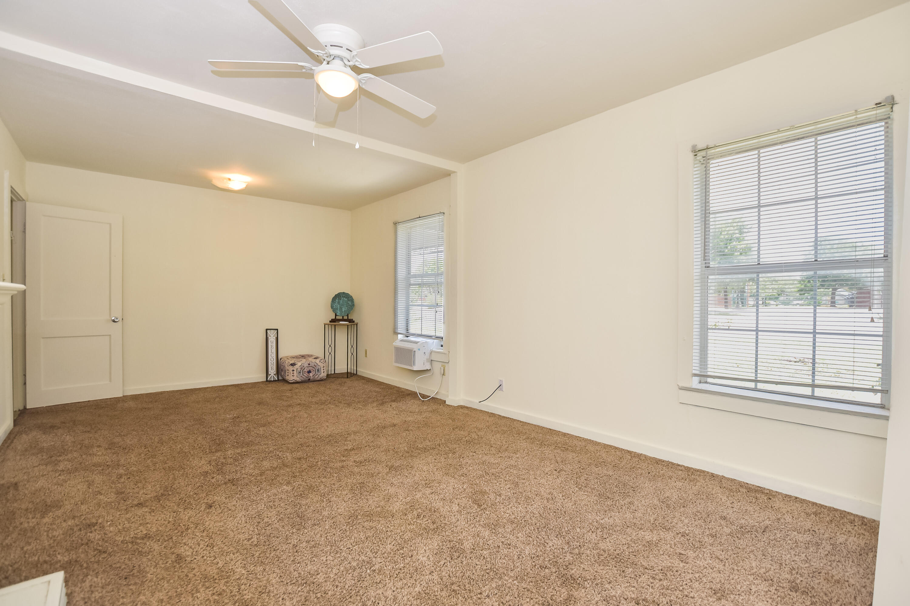 811 Akin Street Property Photo 10