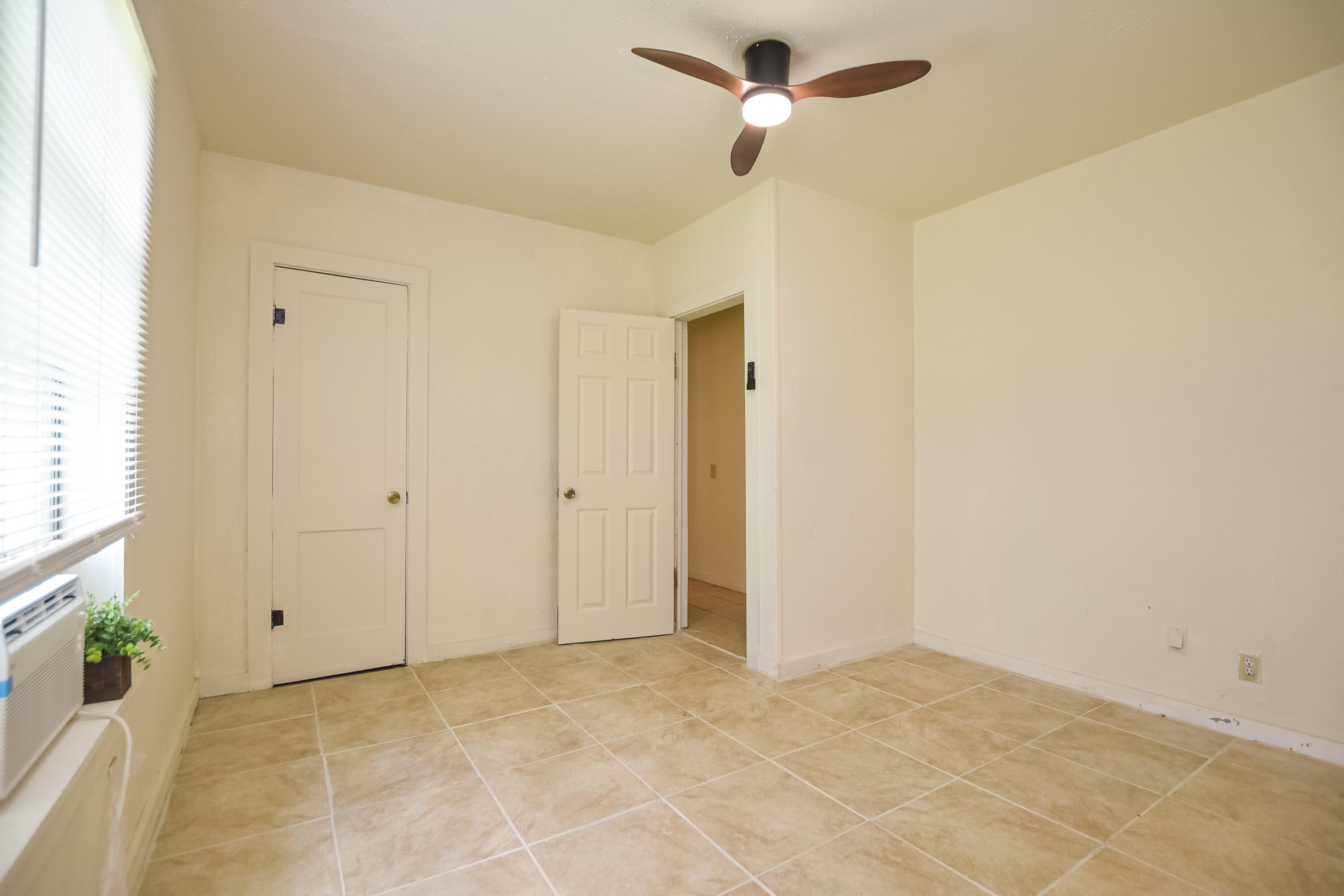 811 Akin Street Property Photo 12