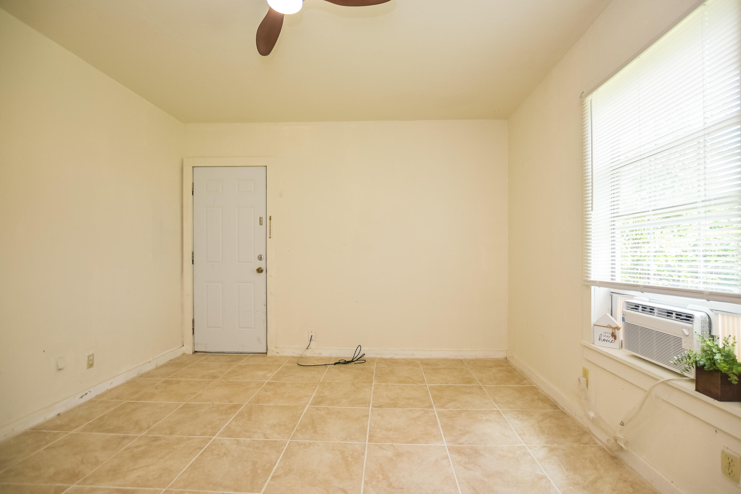 811 Akin Street Property Photo 13