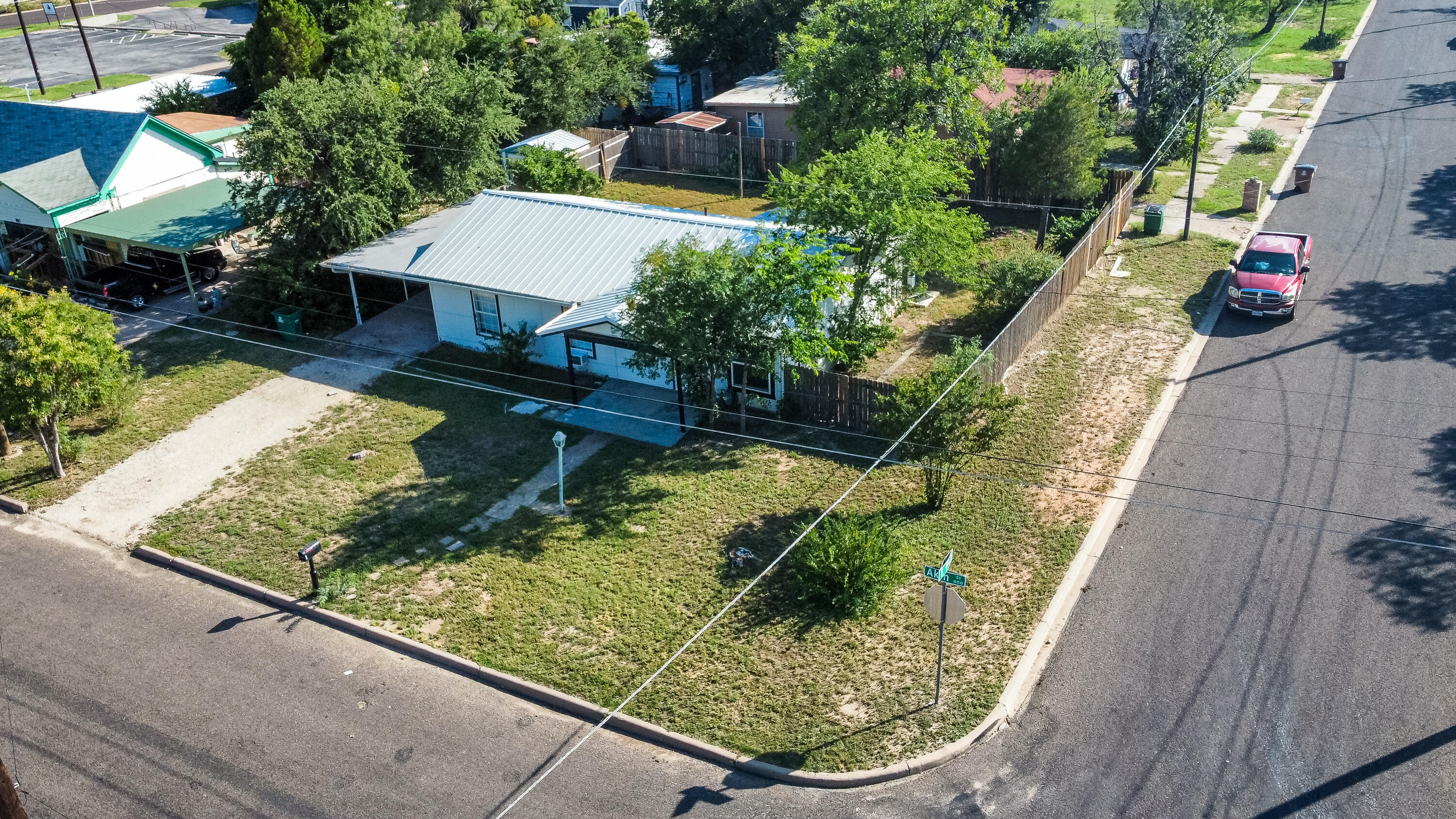 811 Akin Street Property Photo 15