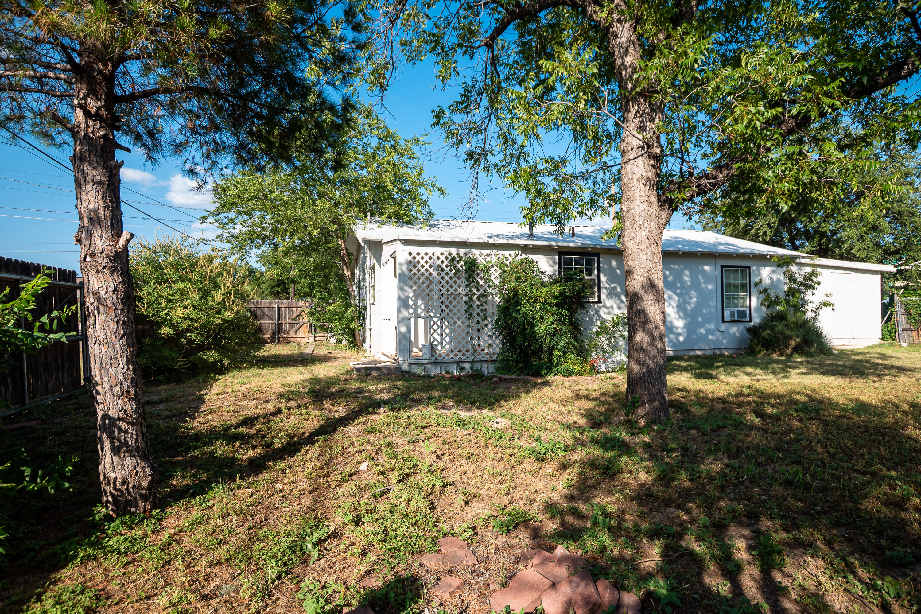 811 Akin Street Property Photo 21
