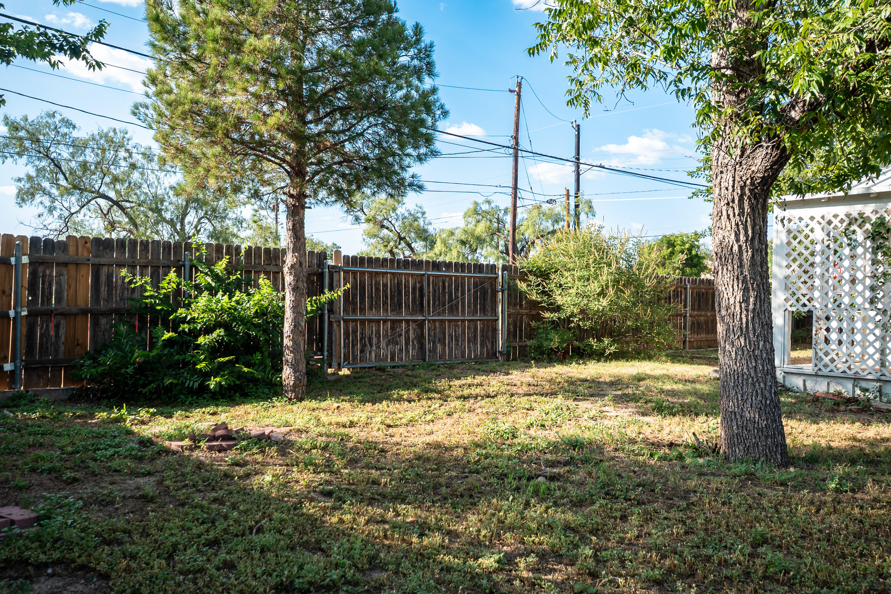 811 Akin Street Property Photo 25