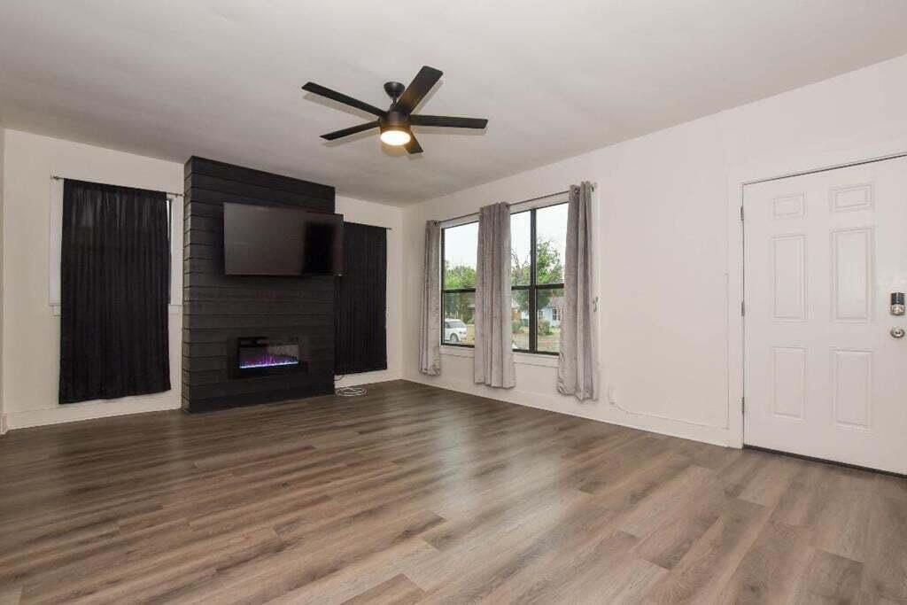309 N Adams Street Property Photo 7