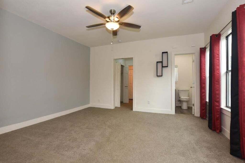309 N Adams Street Property Photo 17