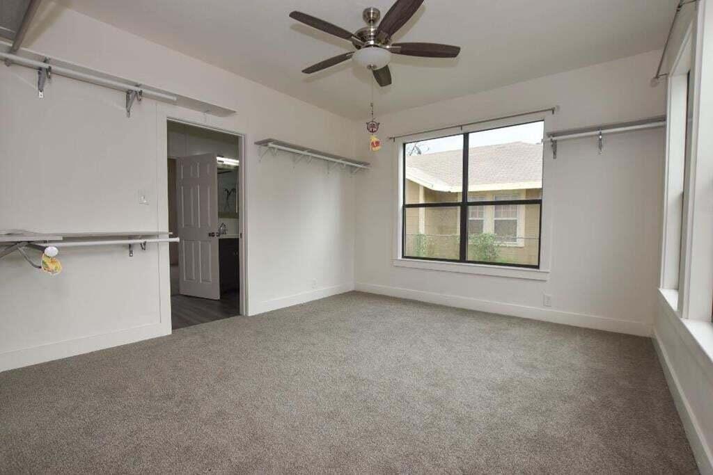 309 N Adams Street Property Photo 19