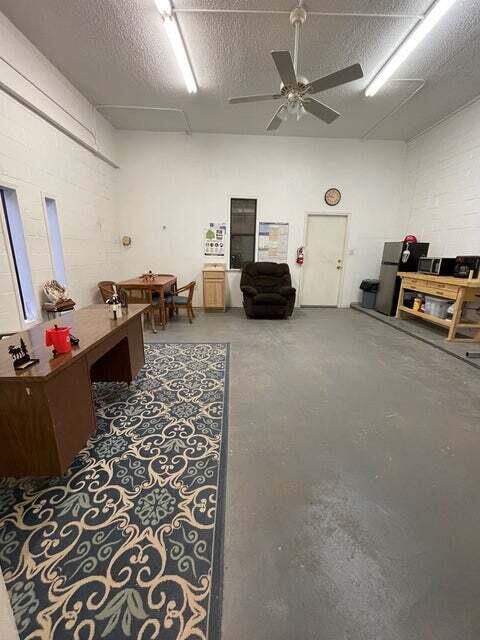 1920 N Chadbourne Street Property Photo 5