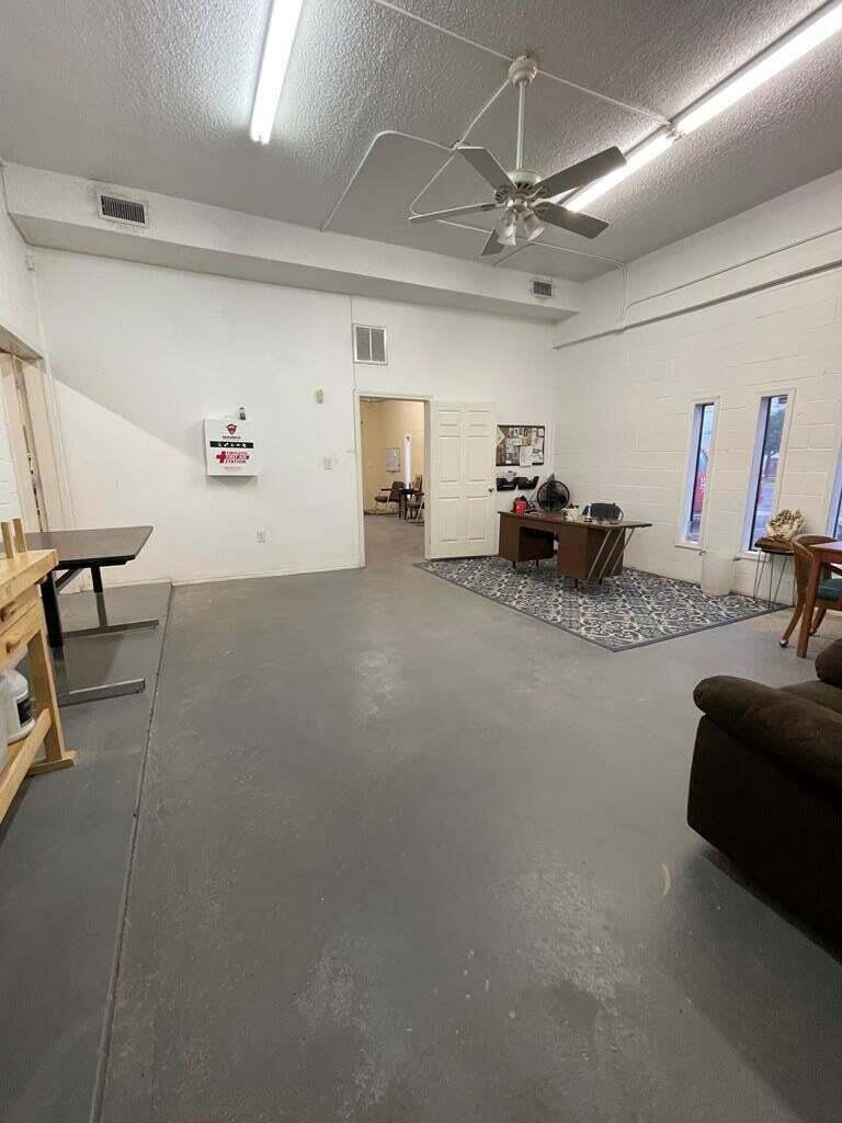 1920 N Chadbourne Street Property Photo 6