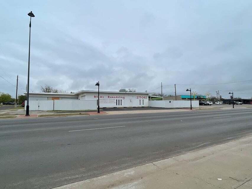 1920 N Chadbourne Street Property Photo 9