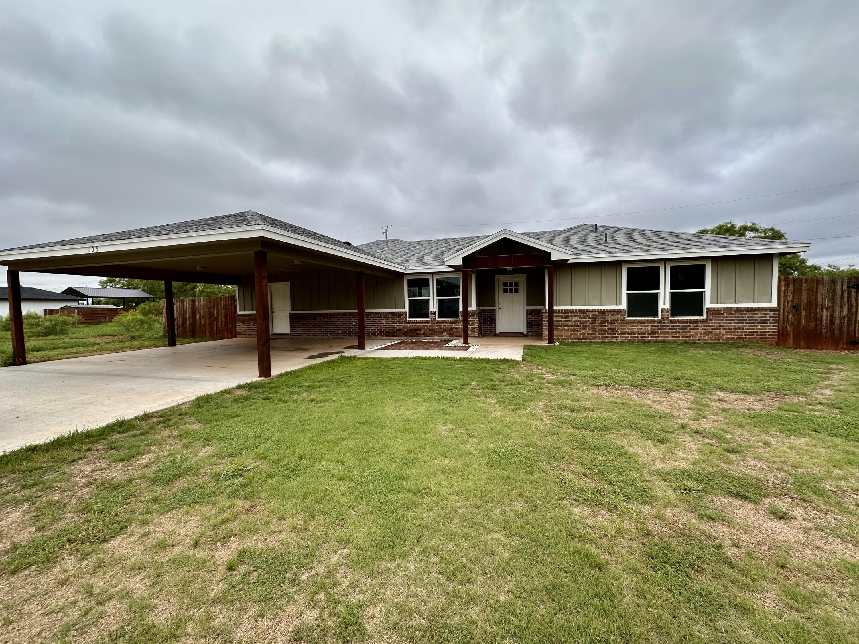 105 Driftwood Street Property Photo 1