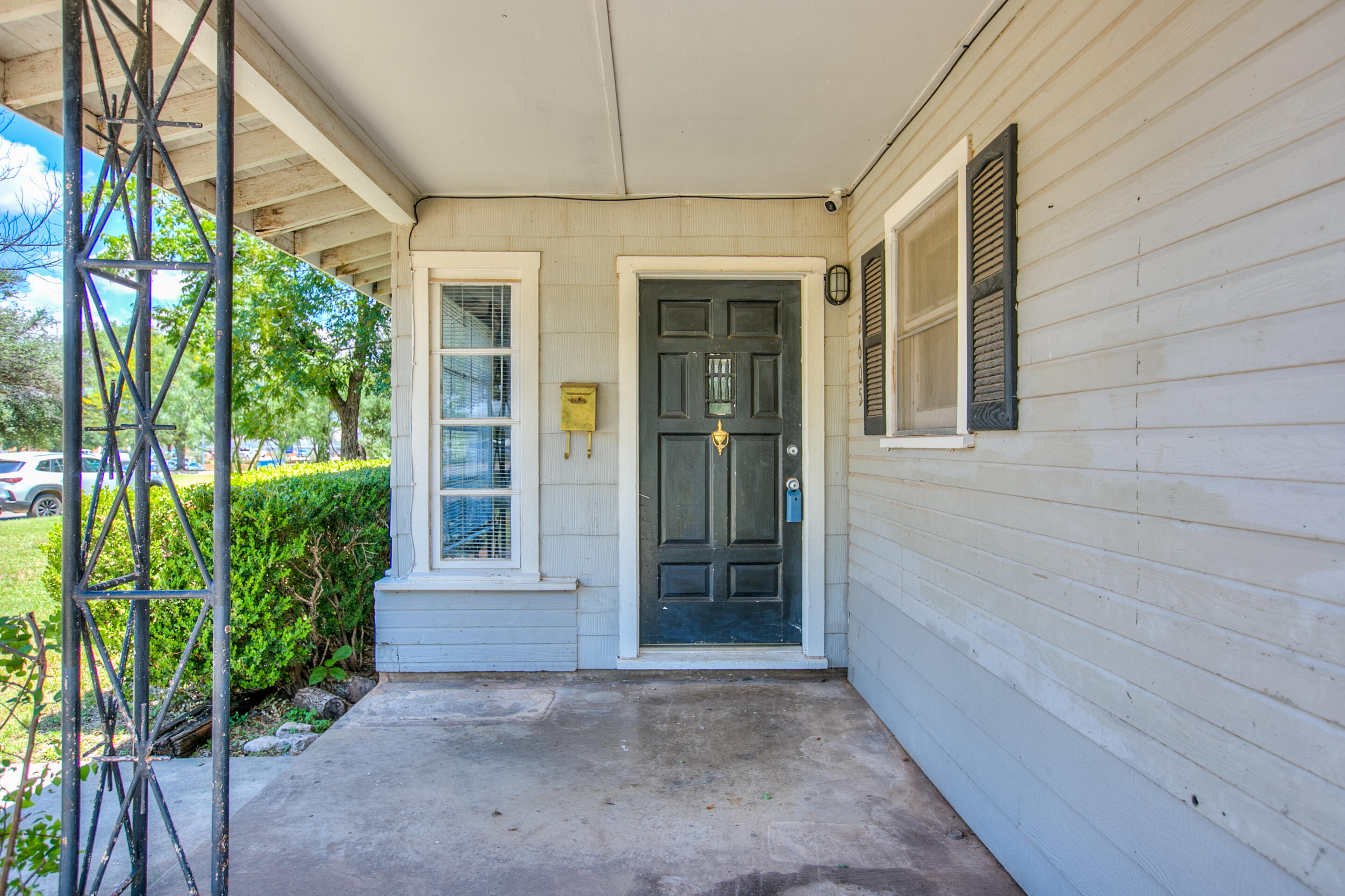 2605 Dena Drive Property Photo 5