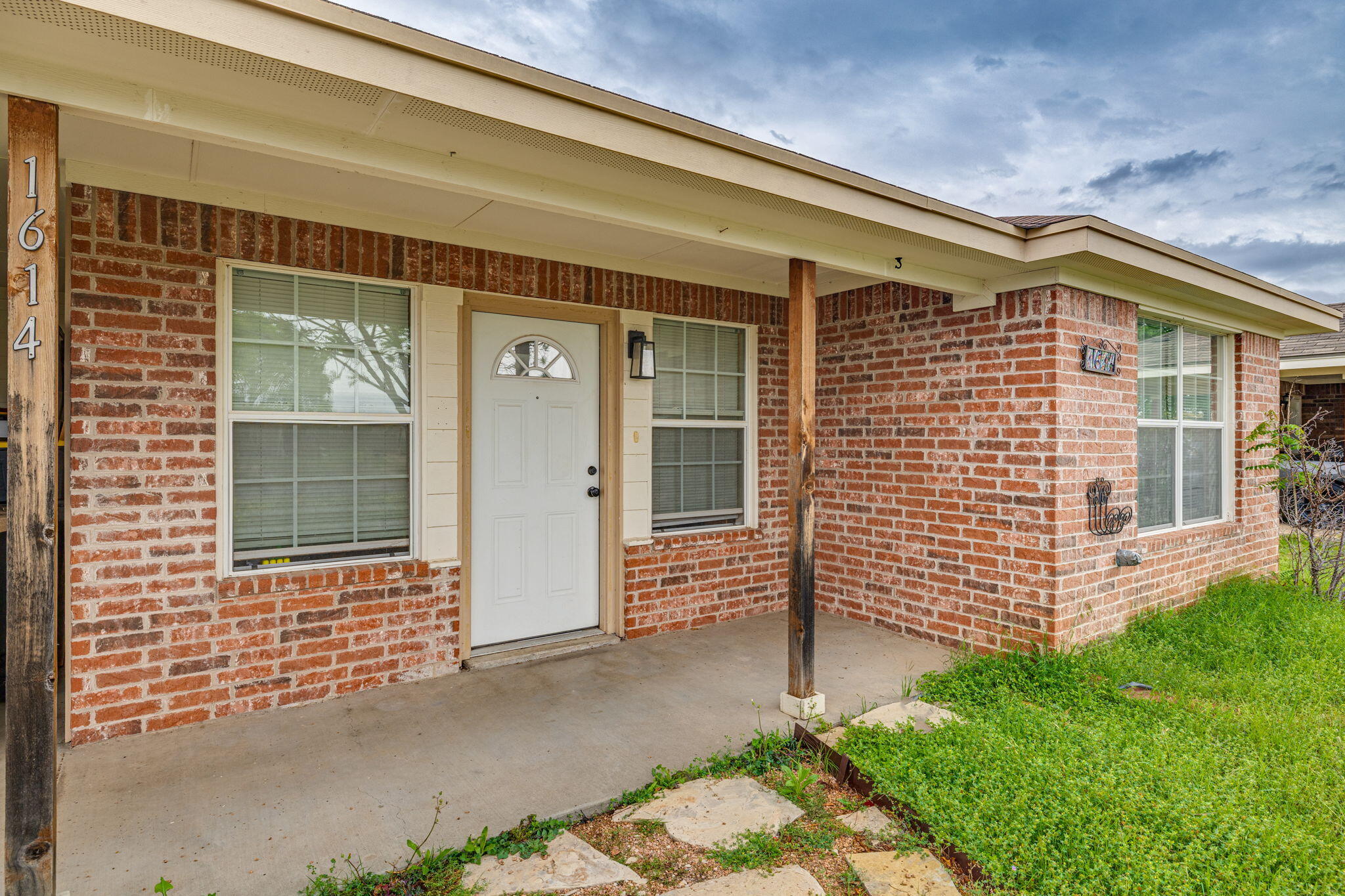 1614 Cloud Street Property Photo 2