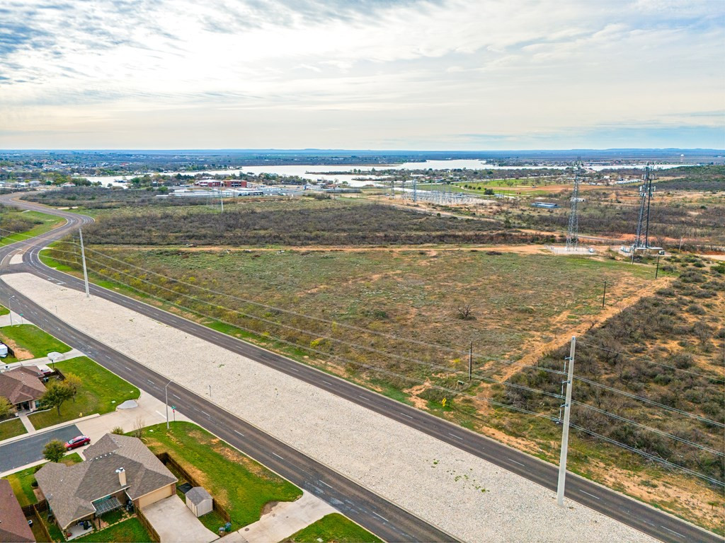 2751 Twin Mountain Drive Property Photo 8