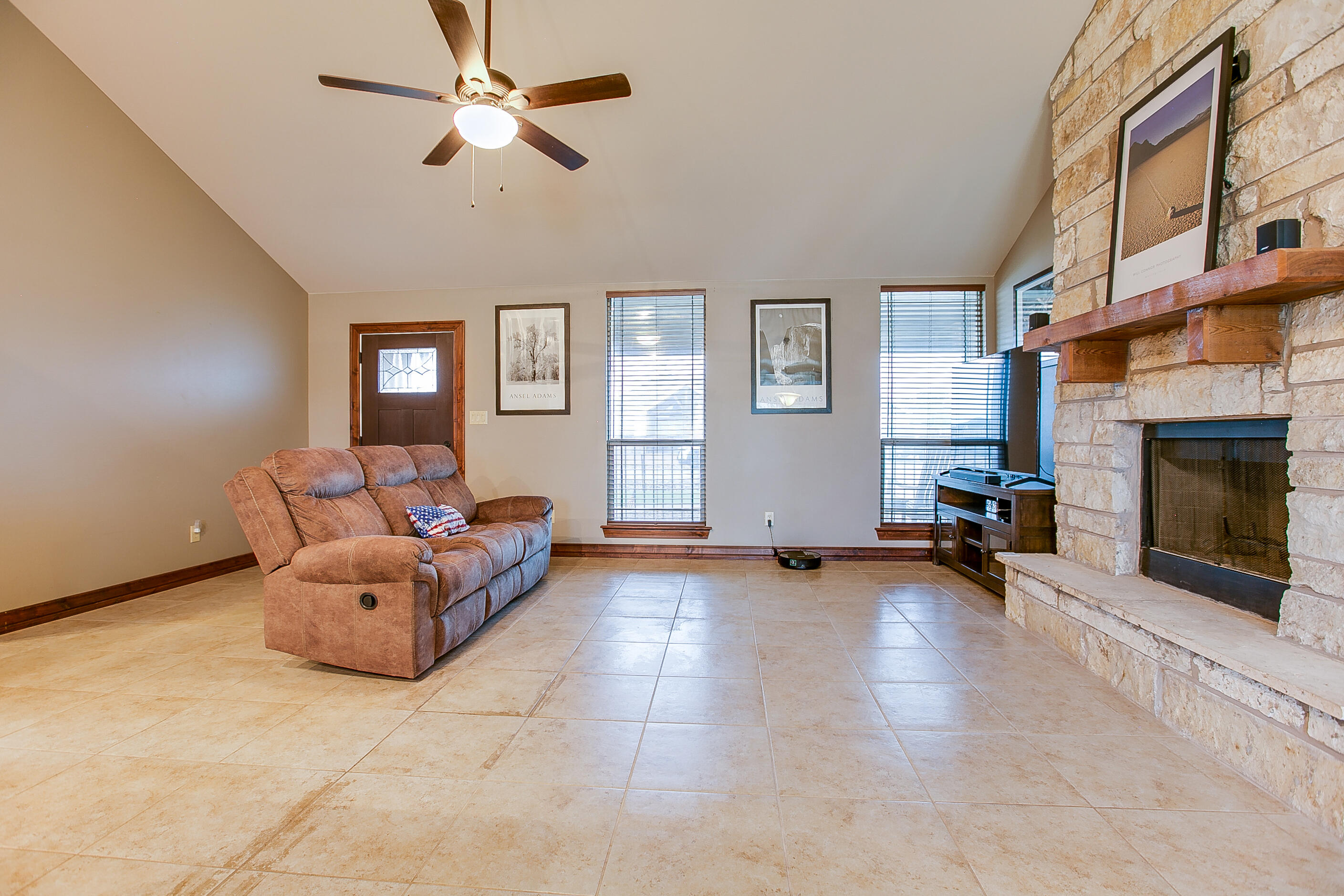 8483 Puma Court Property Photo 7