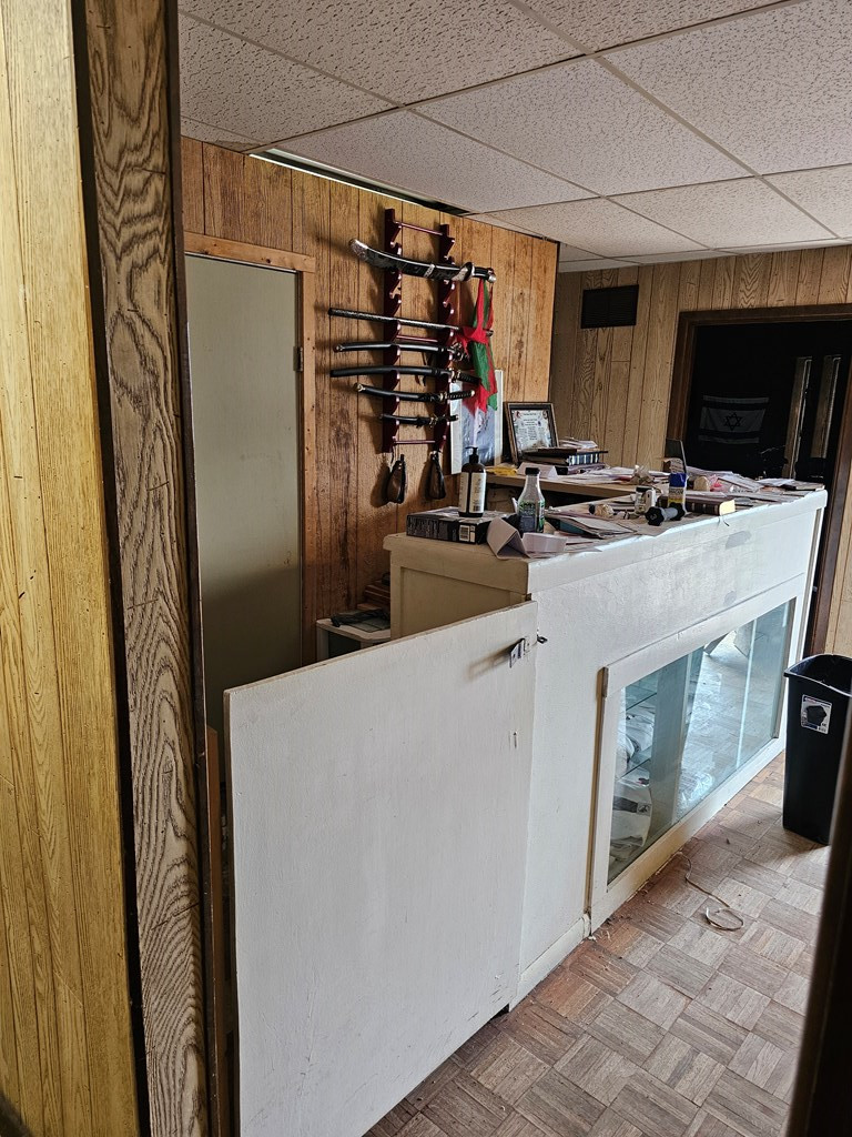 1701 S Oakes Street Property Photo 7