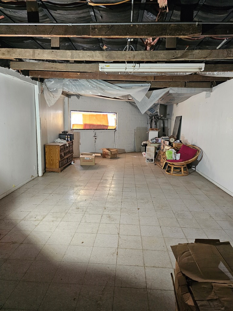 1701 S Oakes Street Property Photo 12
