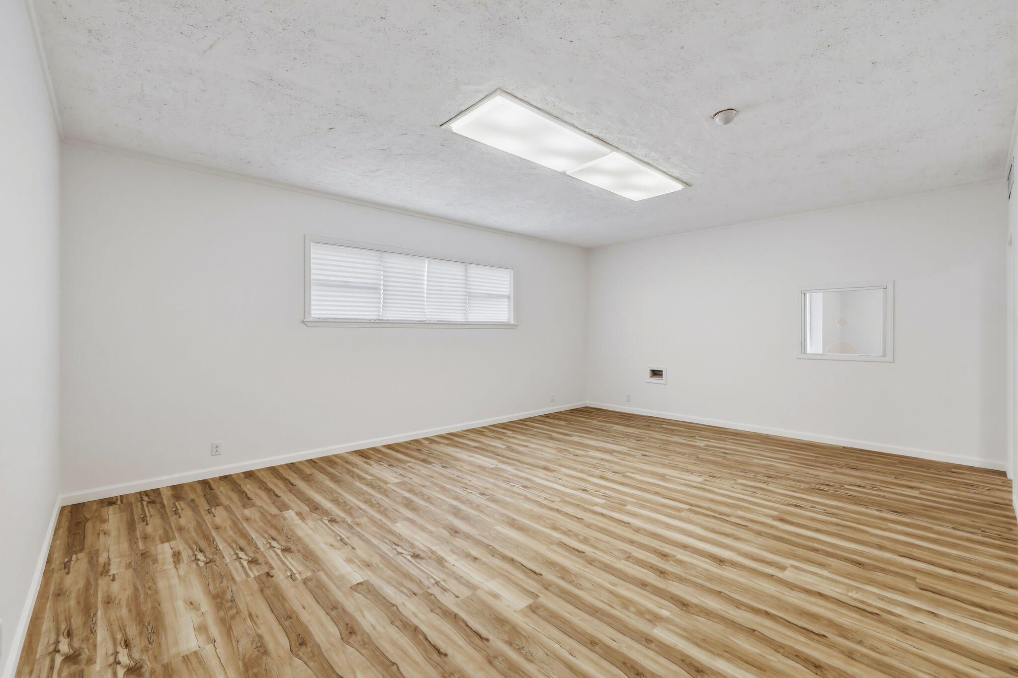 2619 Sherwood Way Property Photo 5