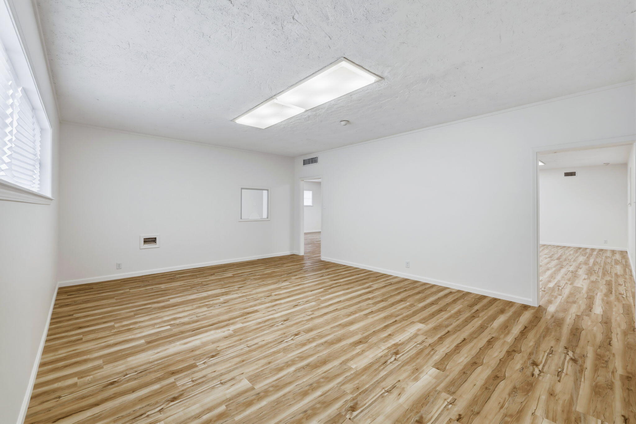 2619 Sherwood Way Property Photo 6