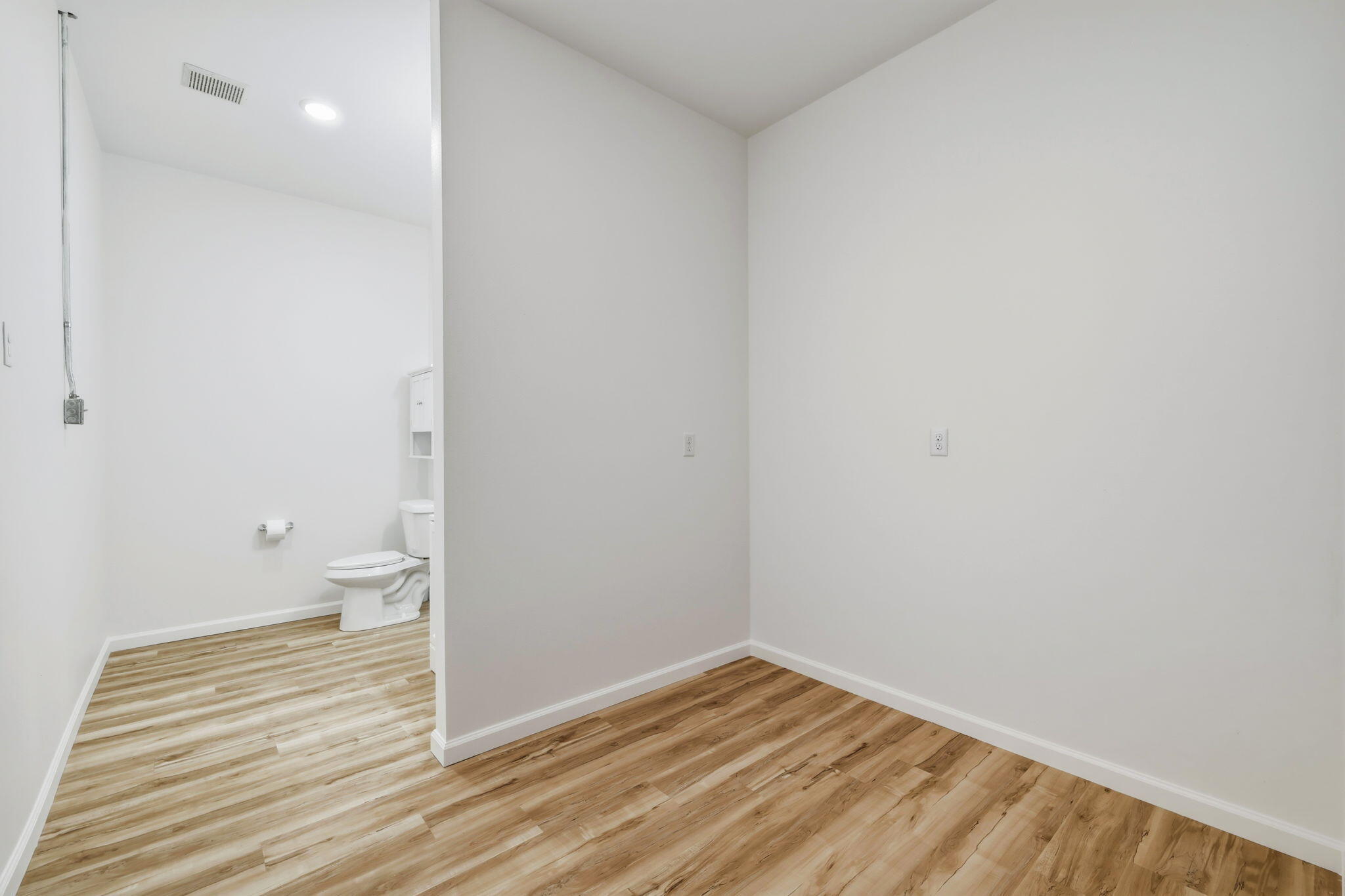 2619 Sherwood Way Property Photo 12