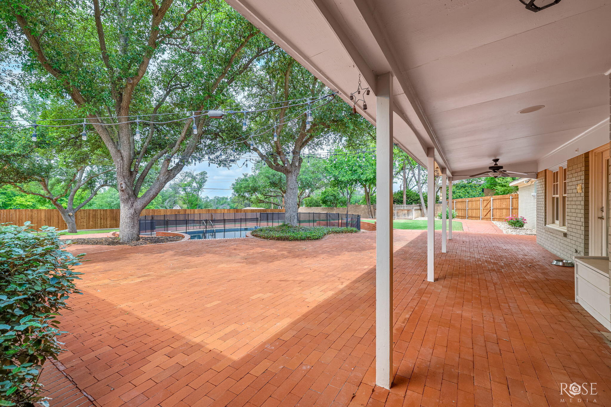2305 Douglas Drive Property Photo 6