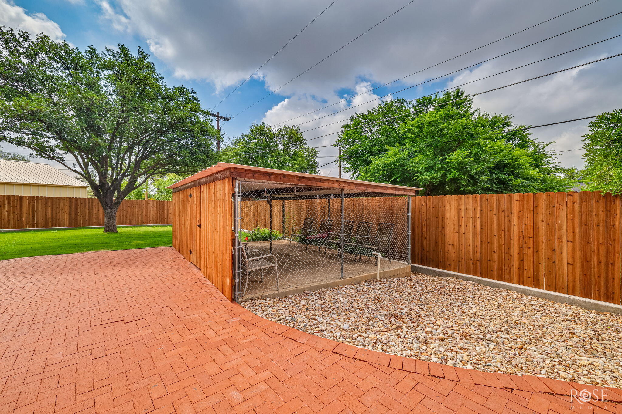 2305 Douglas Drive Property Photo 9