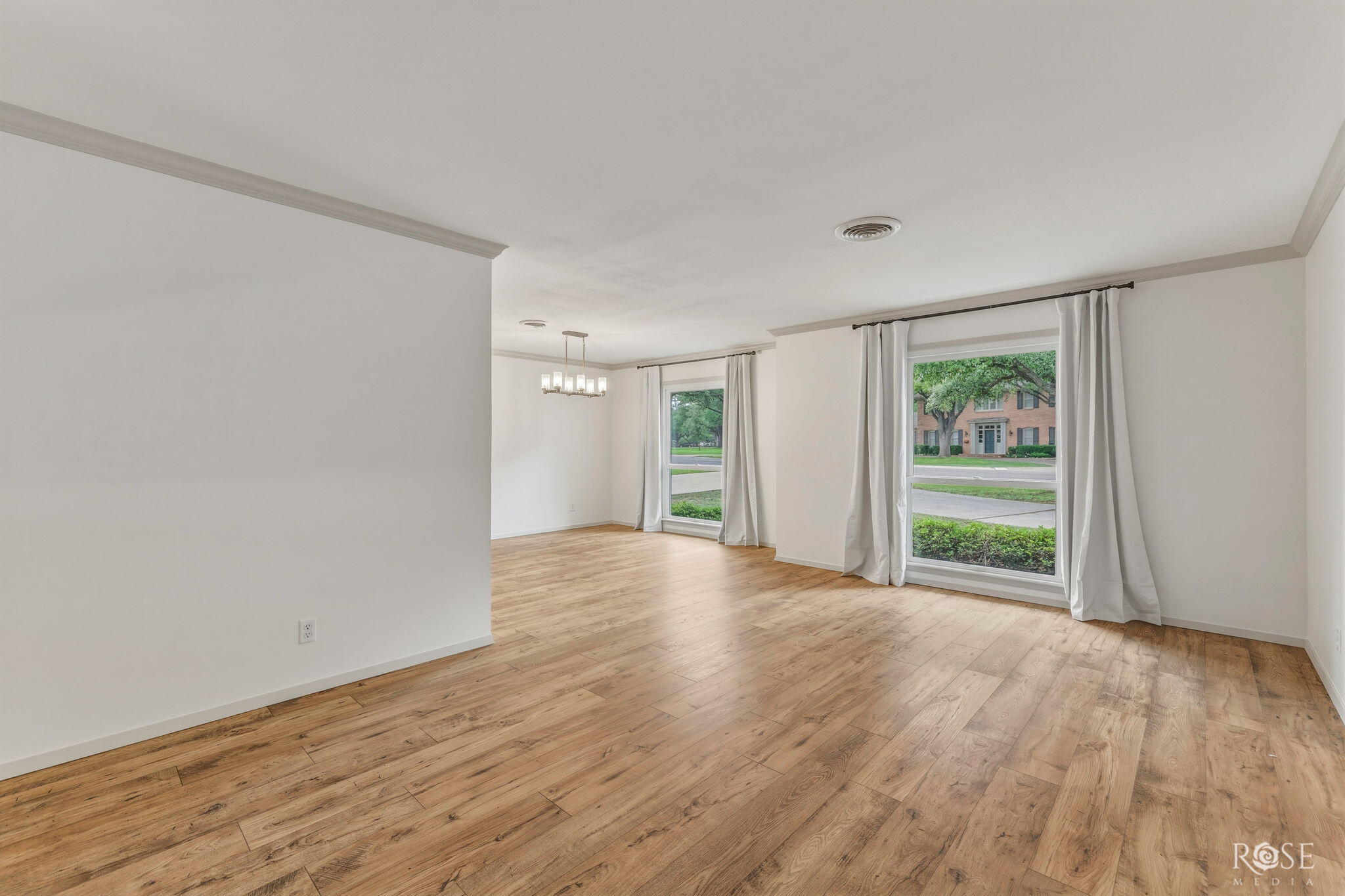 2305 Douglas Drive Property Photo 12