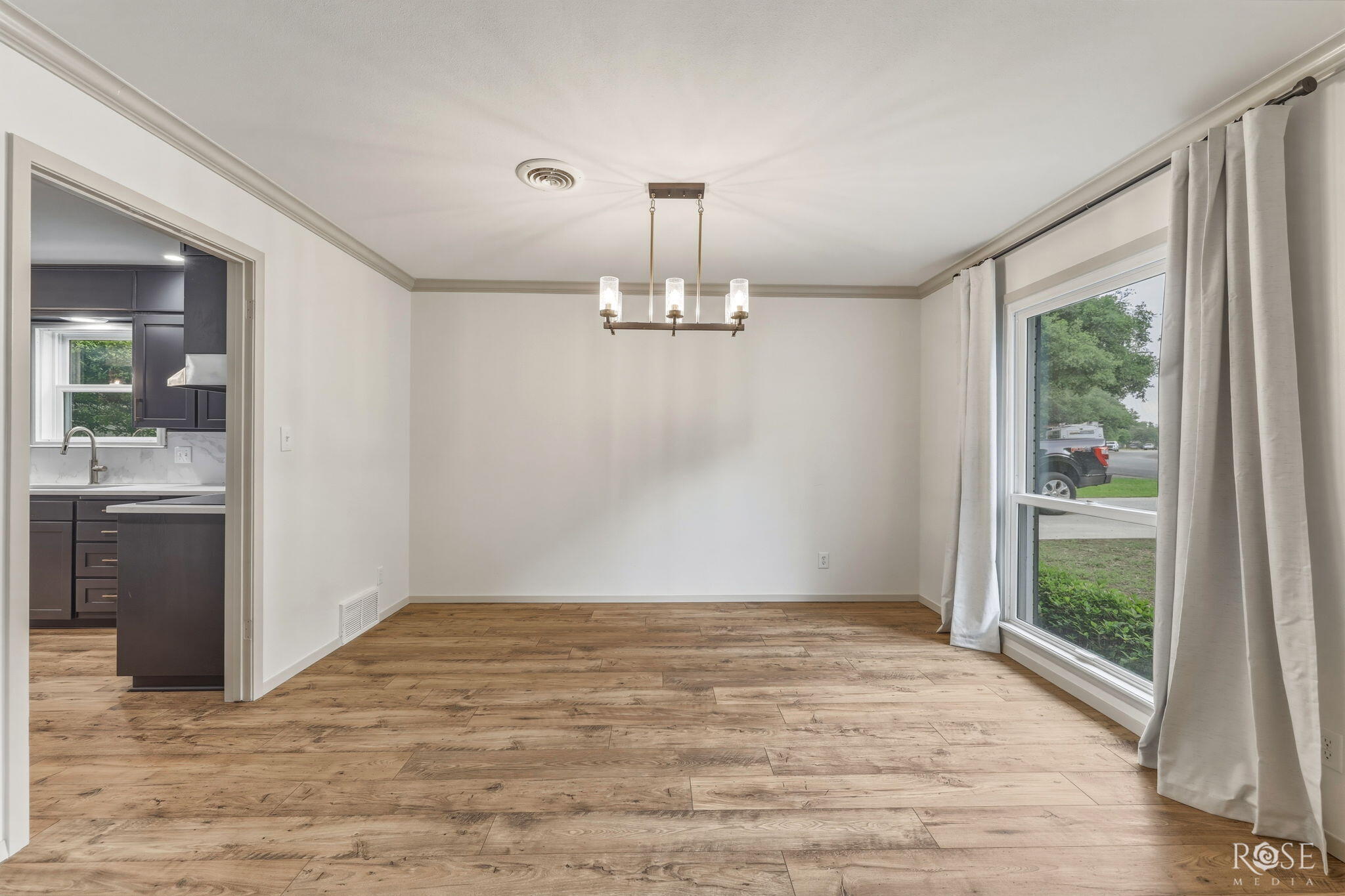 2305 Douglas Drive Property Photo 13