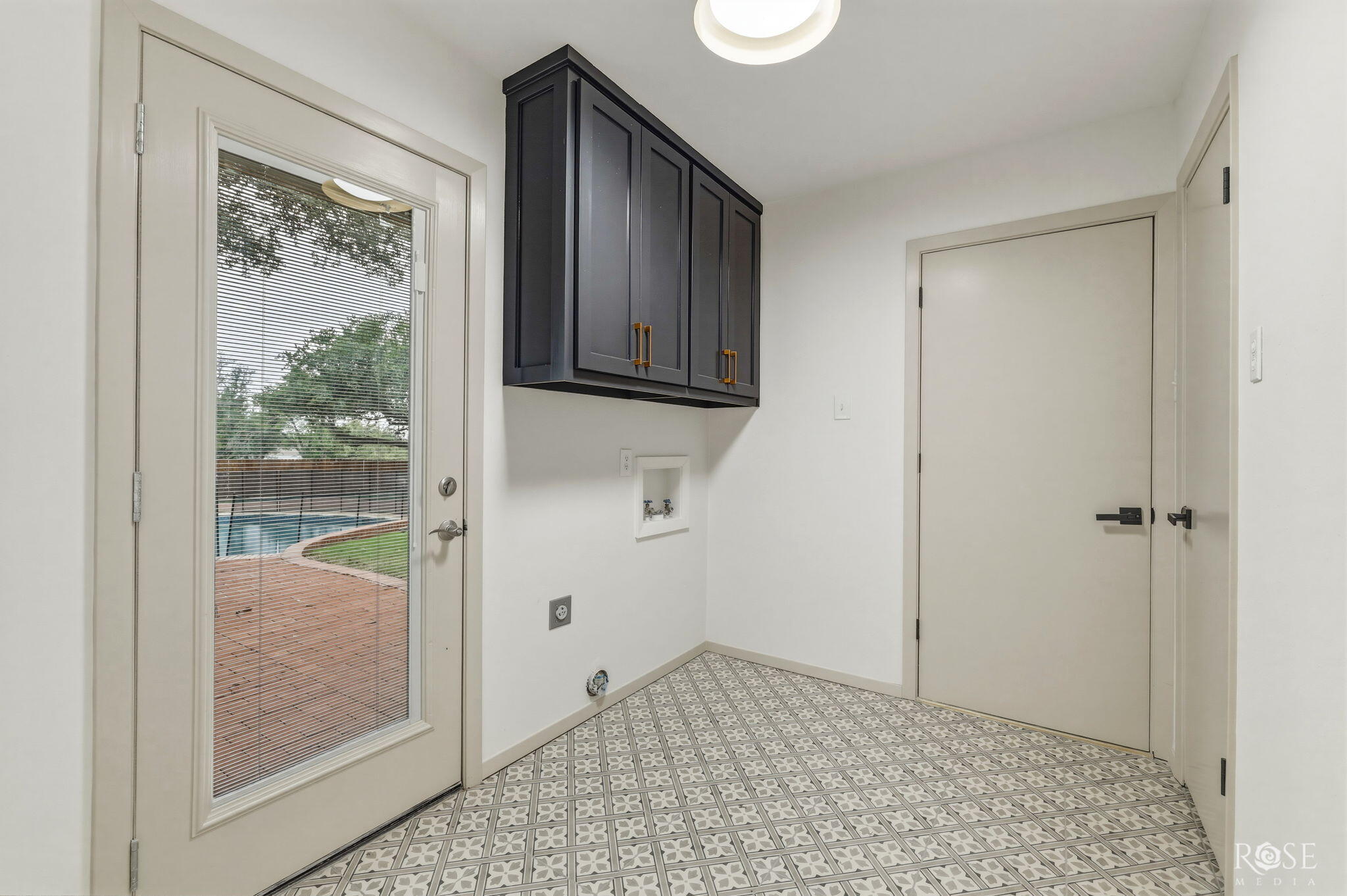 2305 Douglas Drive Property Photo 20