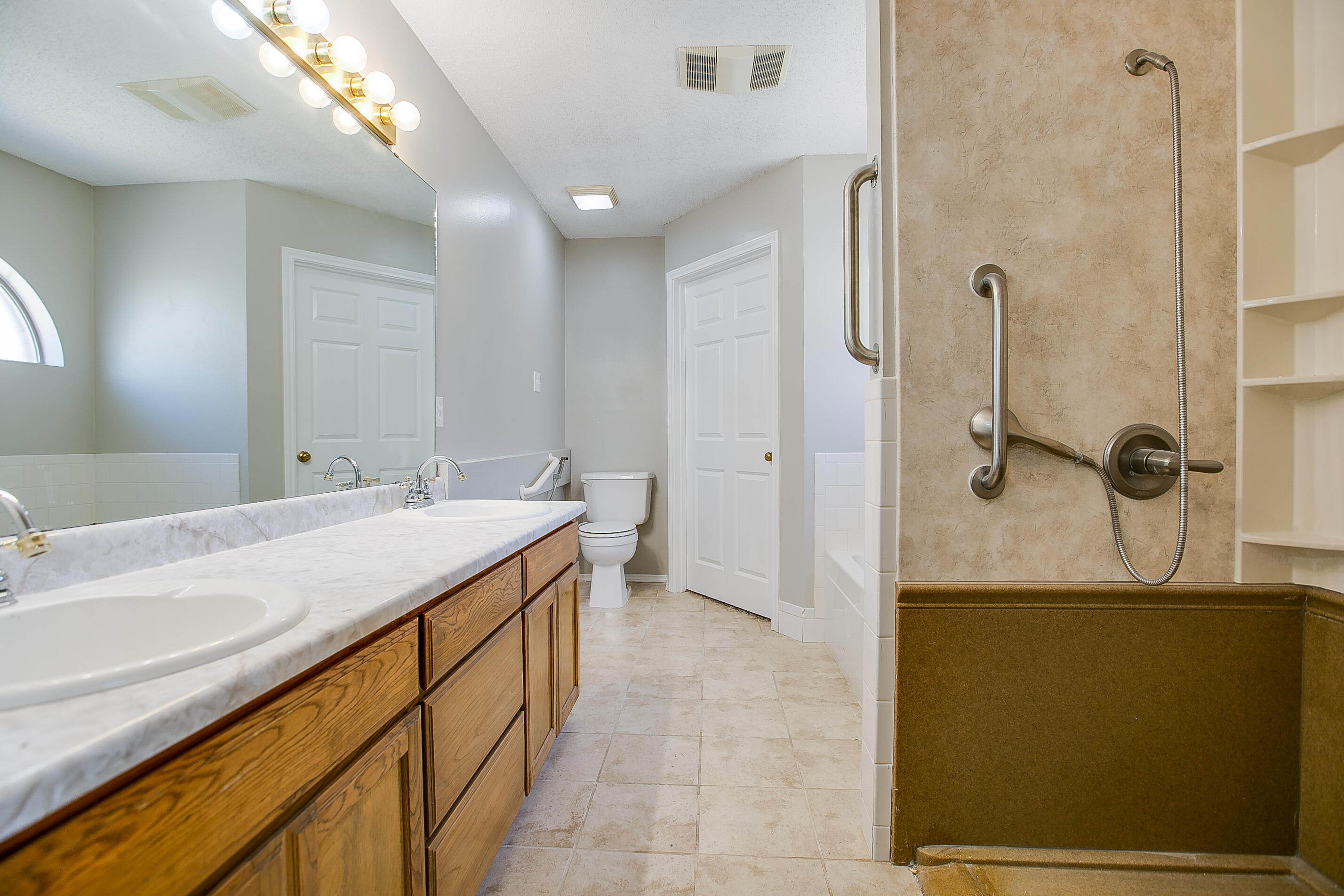4553 Southern Oak Lane Property Photo 21