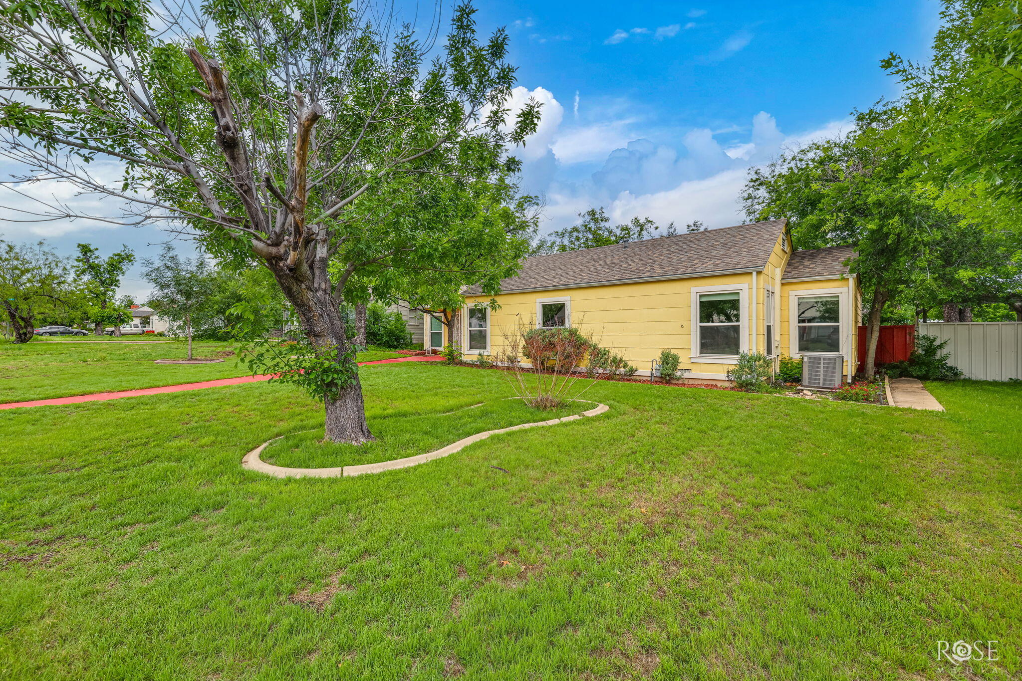 2104 W Avenue J Property Photo 5