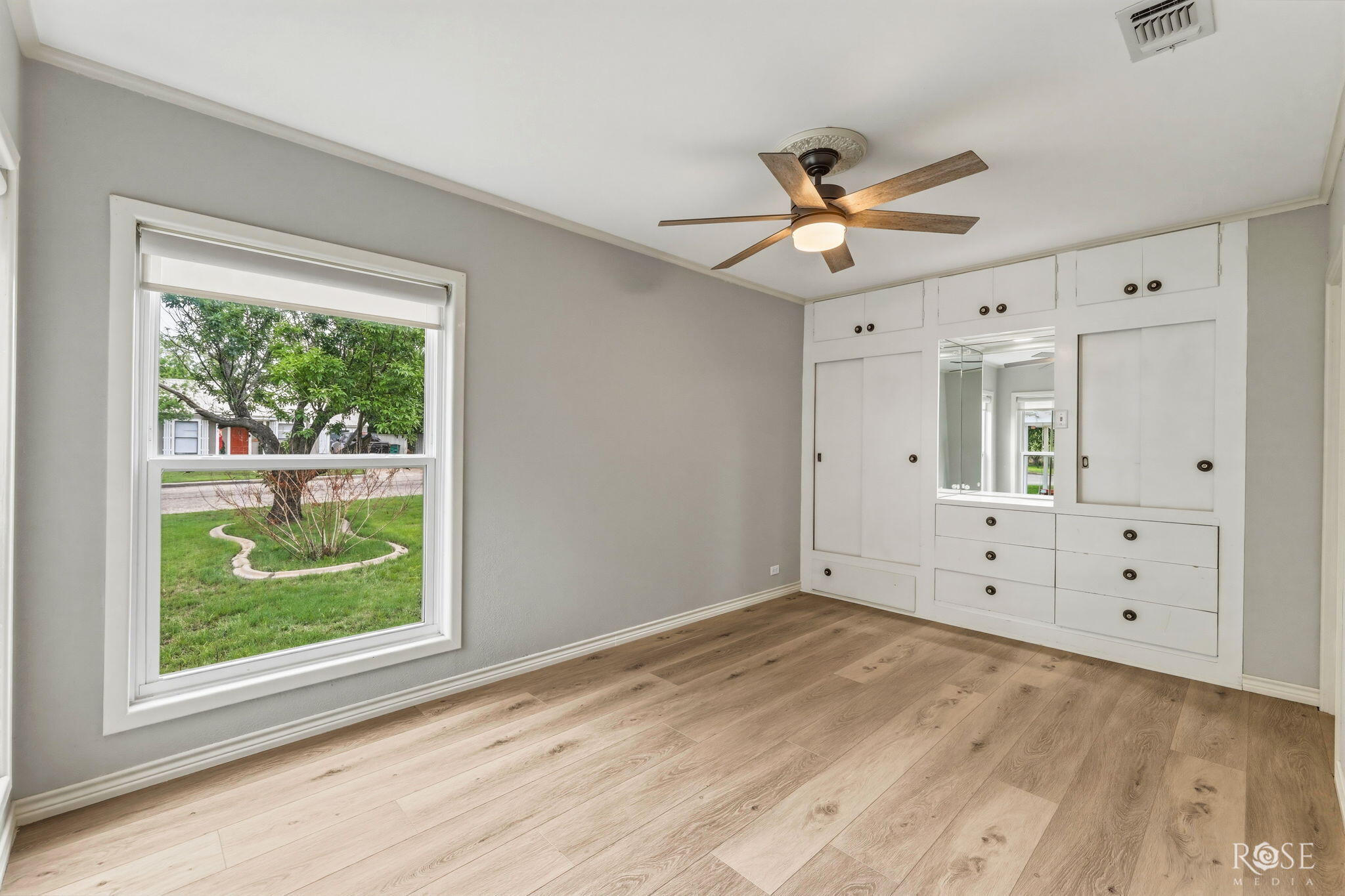 2104 W Avenue J Property Photo 26