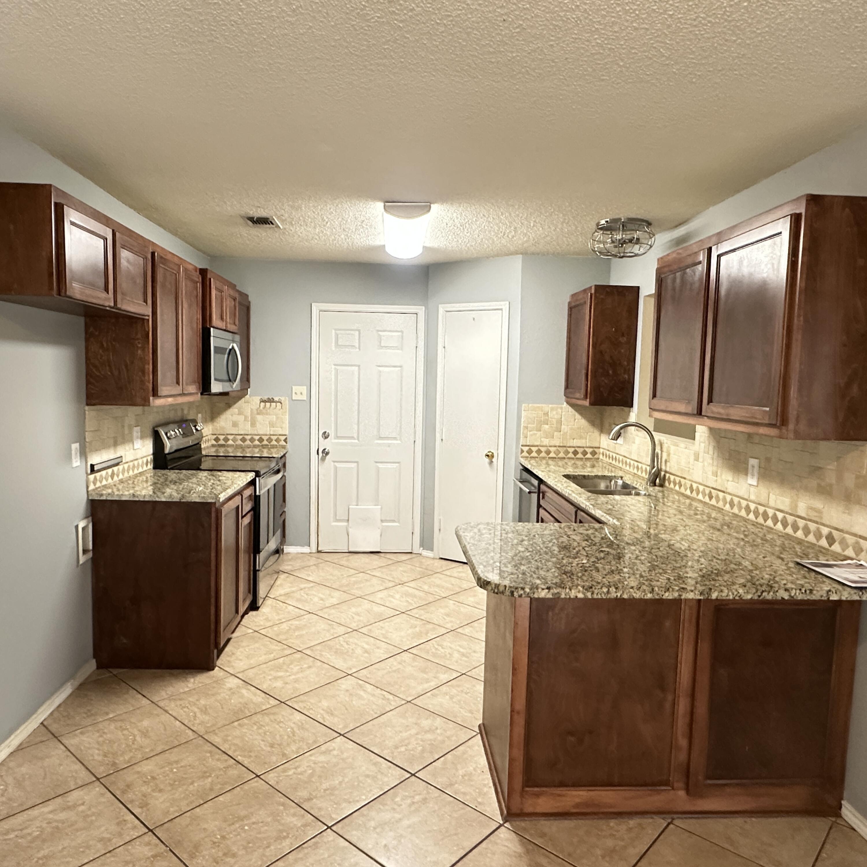 1207 Joseph Lane Property Photo 9