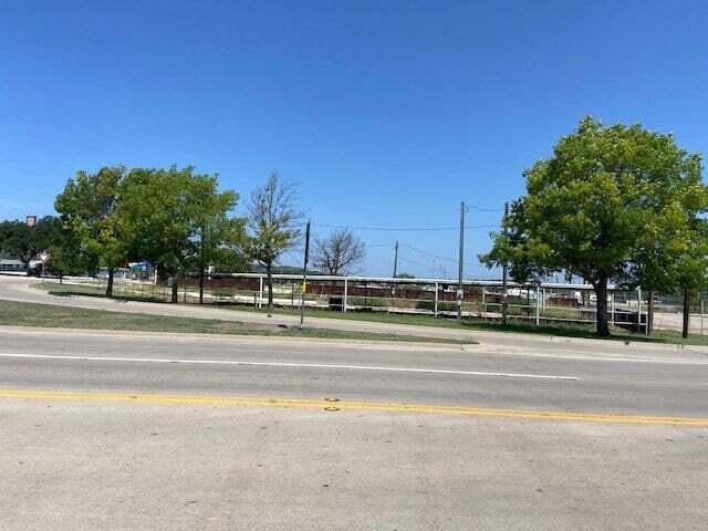 115 N Highway 277 Property Photo 1