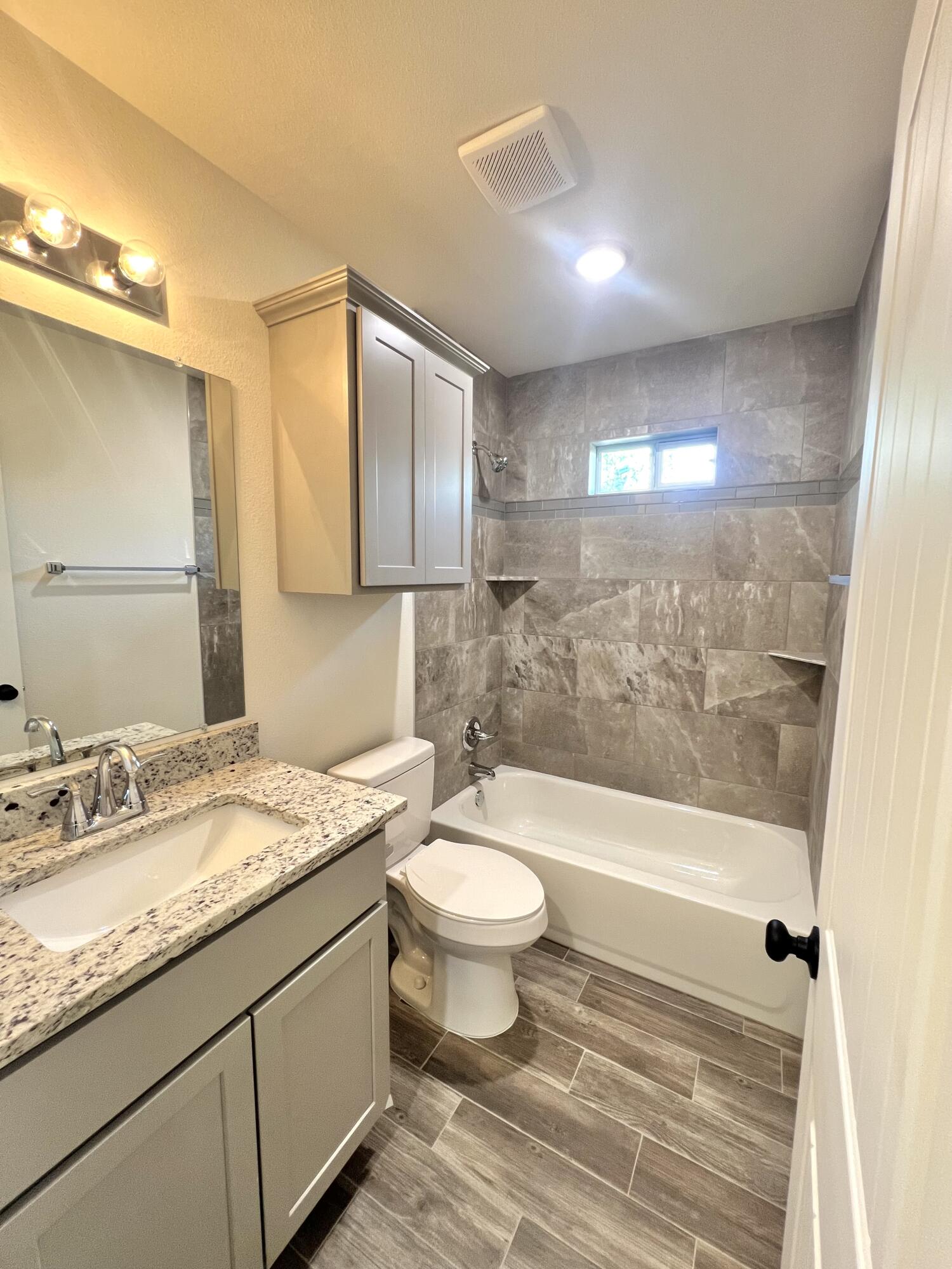 1407 Parker Street Property Photo 10