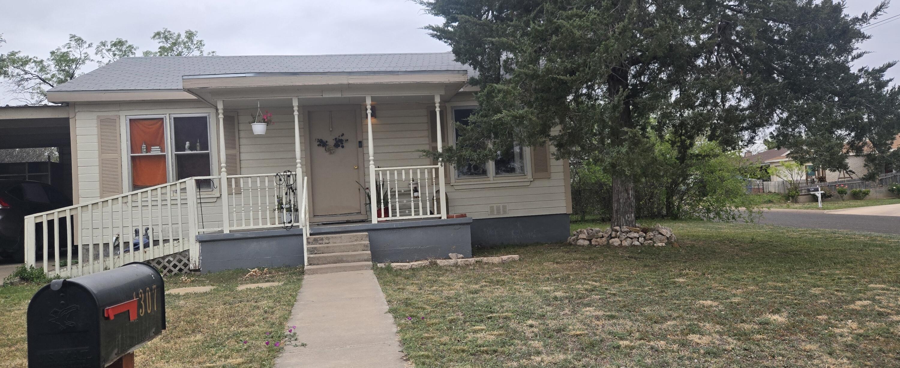 2510 Lakeside Avenue Property Photo 5