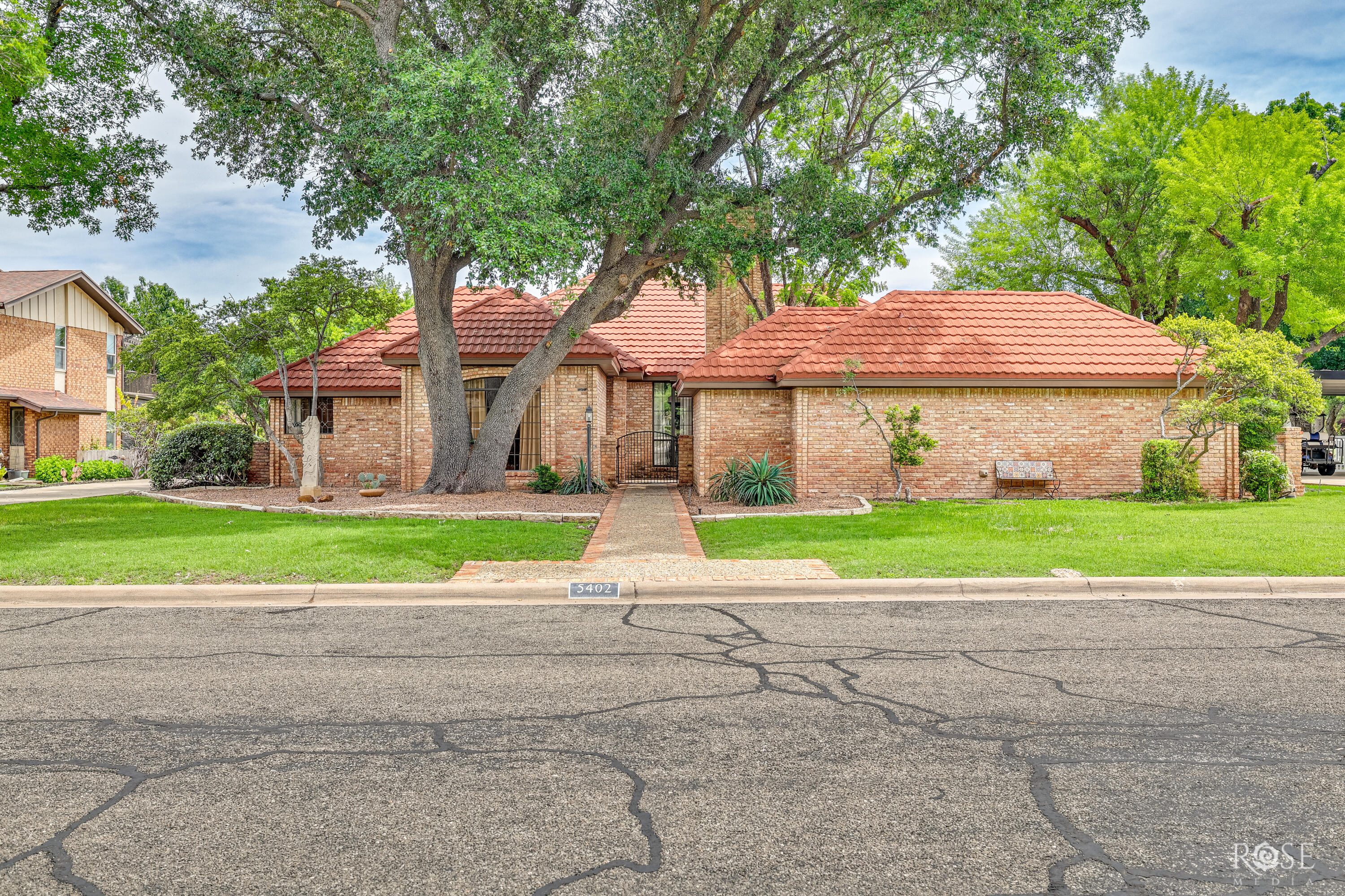 5402 Beverly Drive Property Photo 1