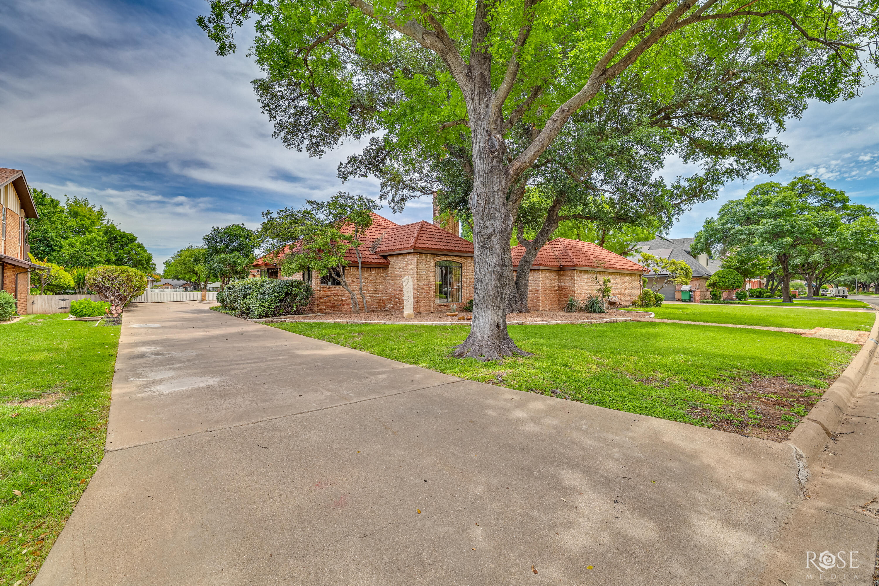 5402 Beverly Drive Property Photo 3
