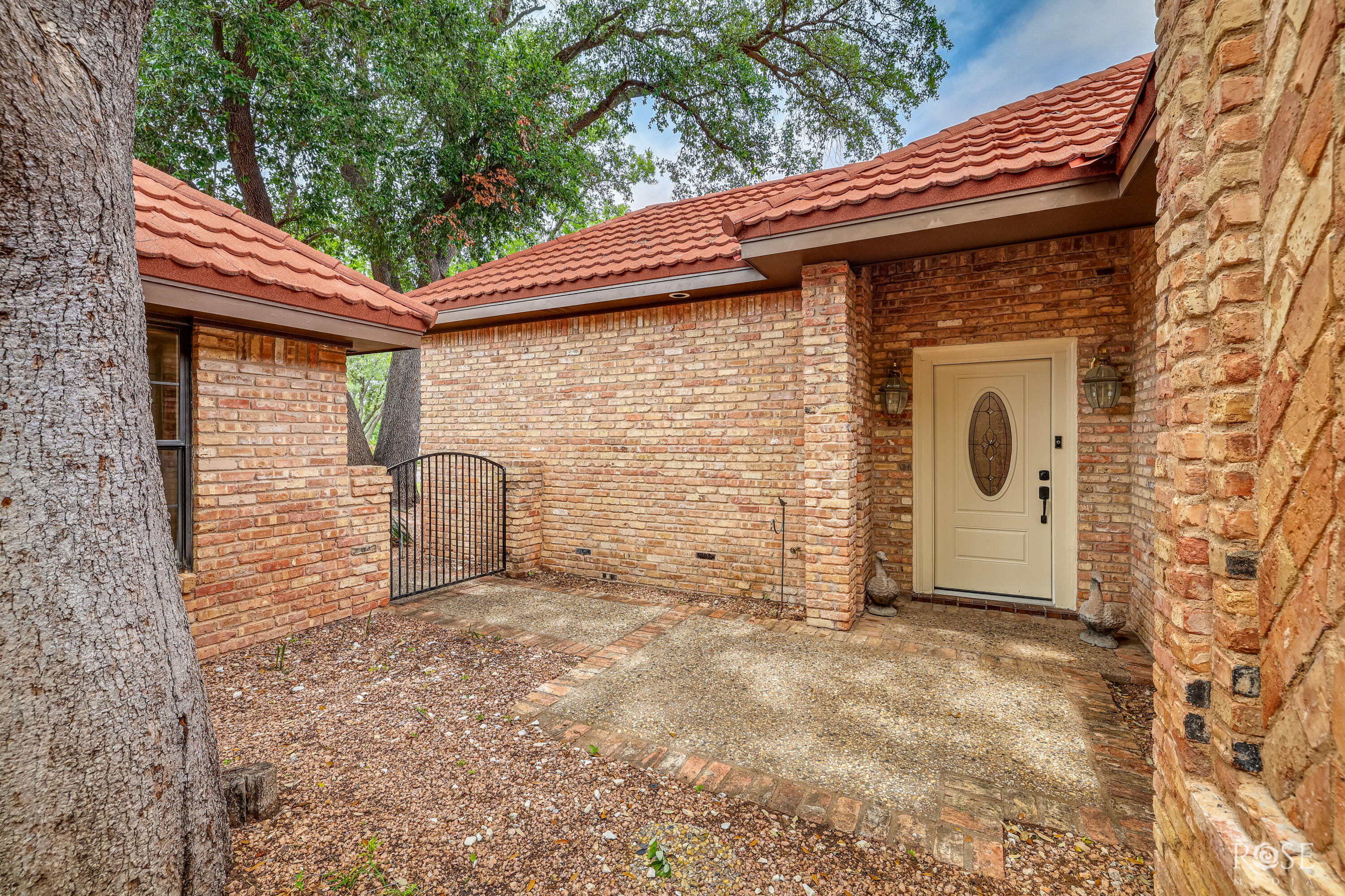 5402 Beverly Drive Property Photo 9