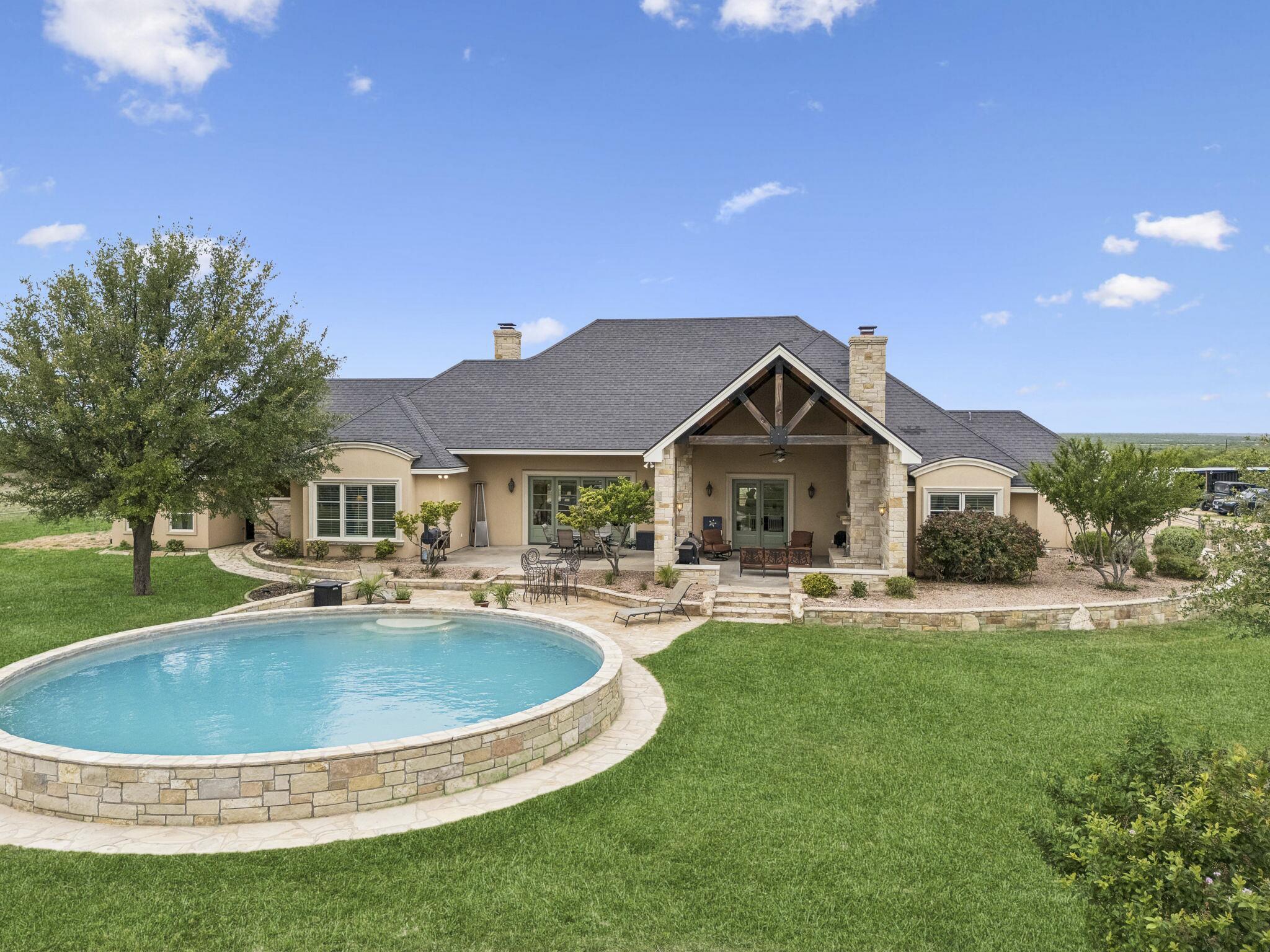 15901 Fm 2402 Property Photo 1