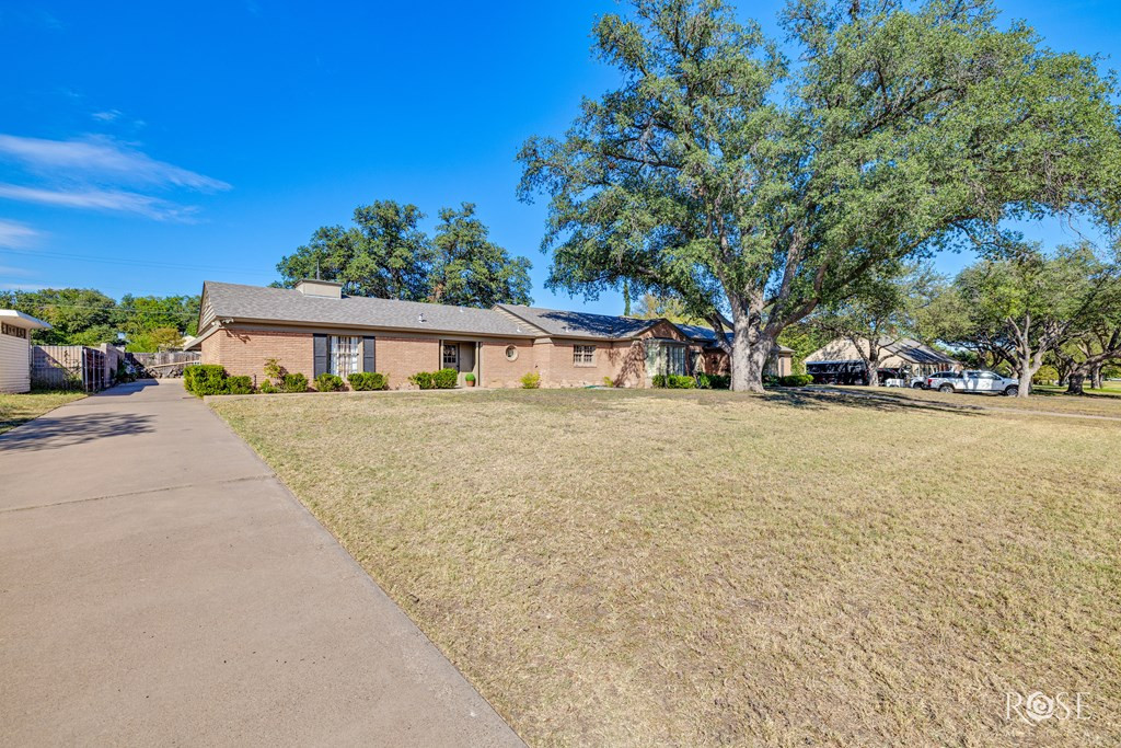 2634 Oxford Avenue Property Photo 4