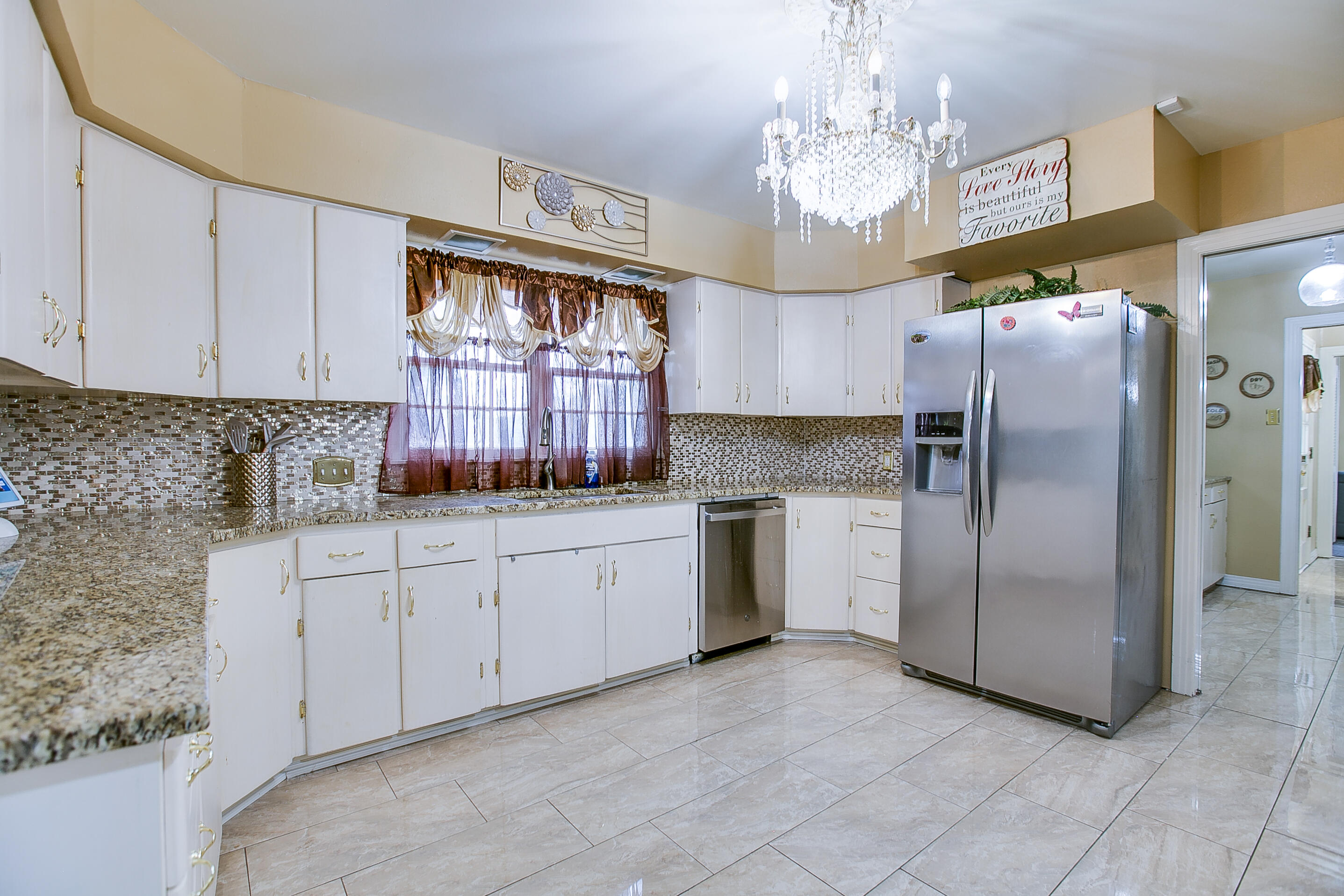 2634 Oxford Avenue Property Photo 14