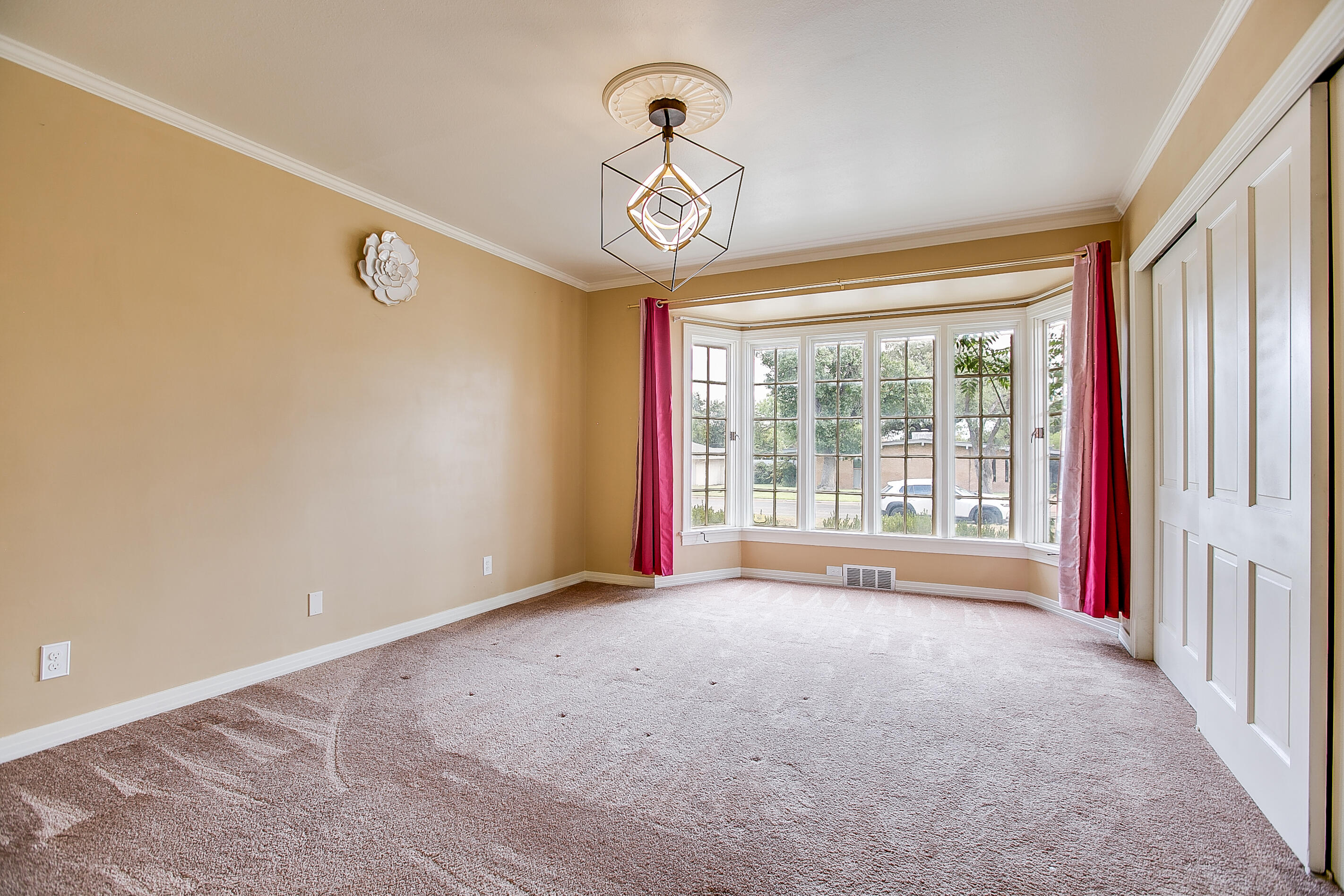 2634 Oxford Avenue Property Photo 22